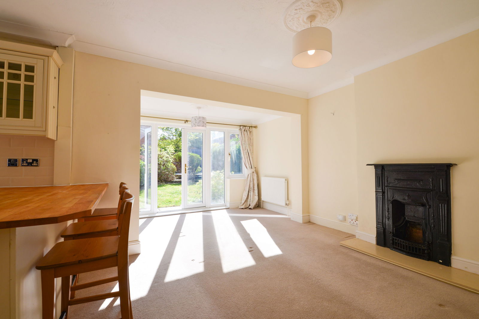 3 bed detached house to rent in Springfield Road, Guildford 12