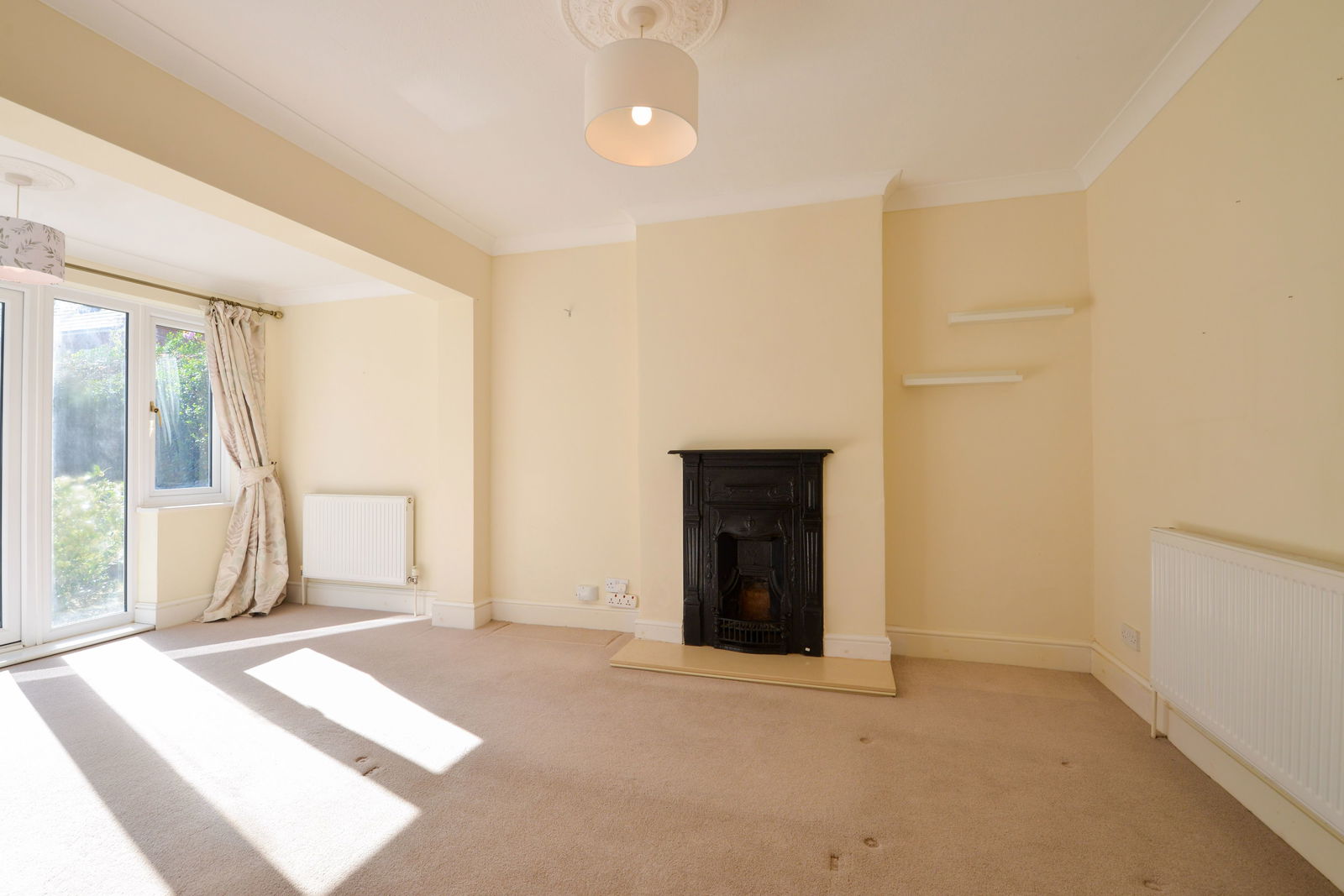 3 bed detached house to rent in Springfield Road, Guildford 13