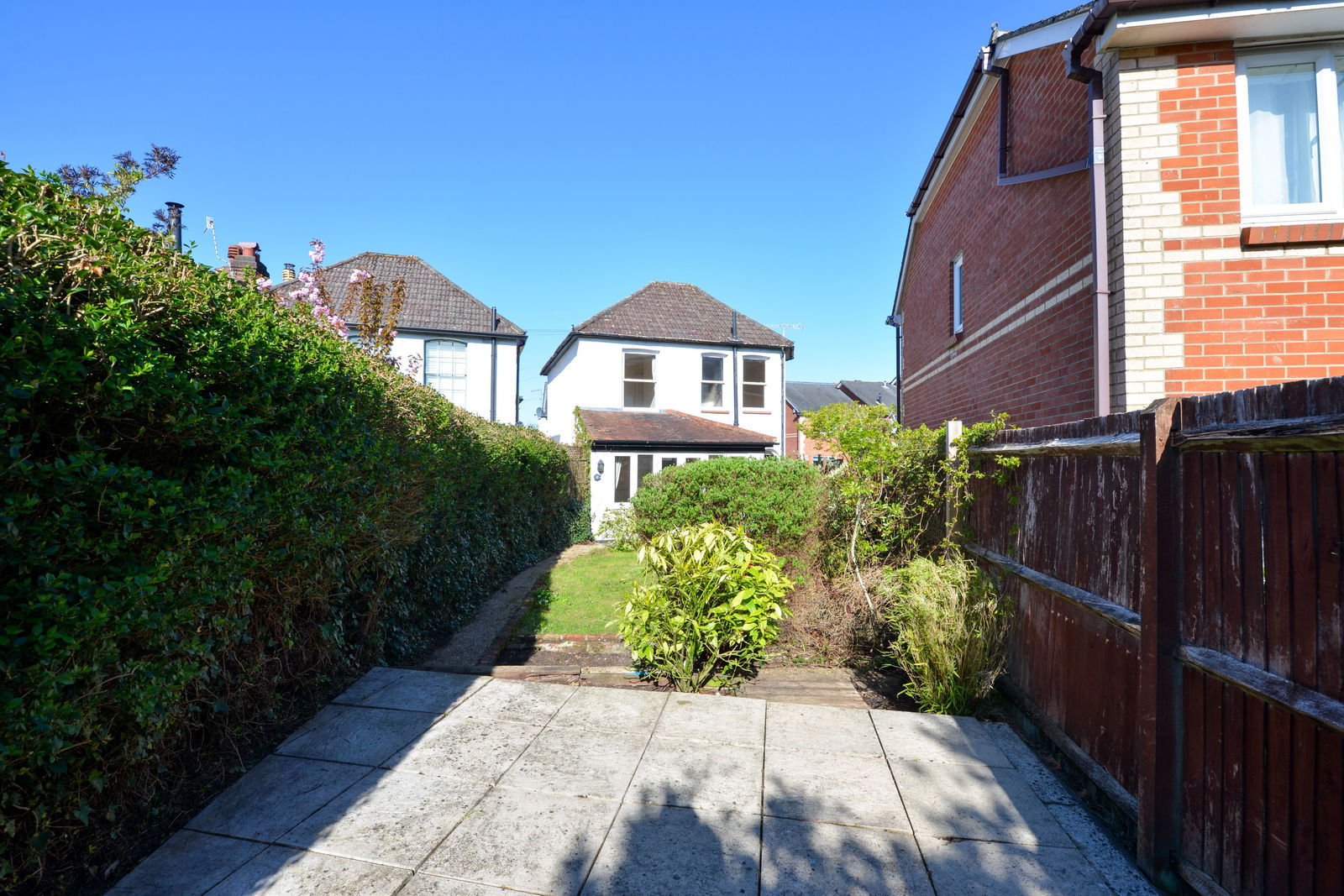 3 bed detached house to rent in Springfield Road, Guildford 20