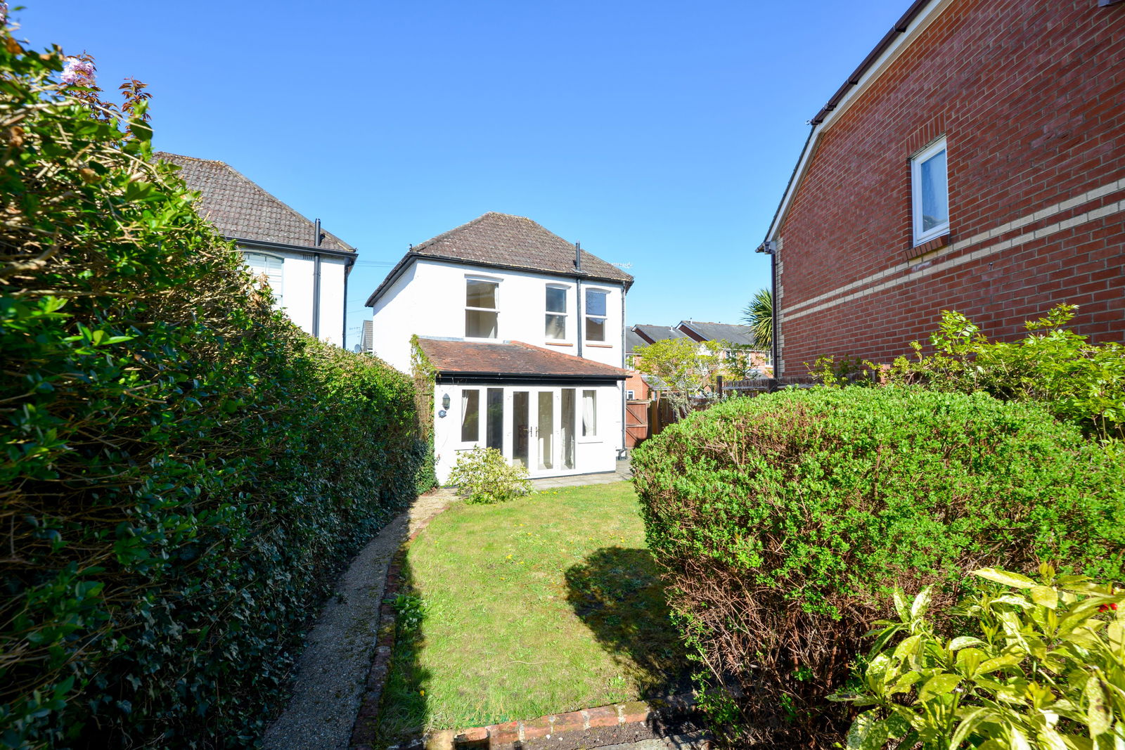 3 bed detached house to rent in Springfield Road, Guildford 22