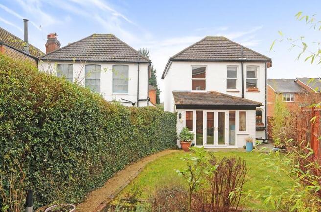 3 bed detached house to rent in Springfield Road, Guildford 6