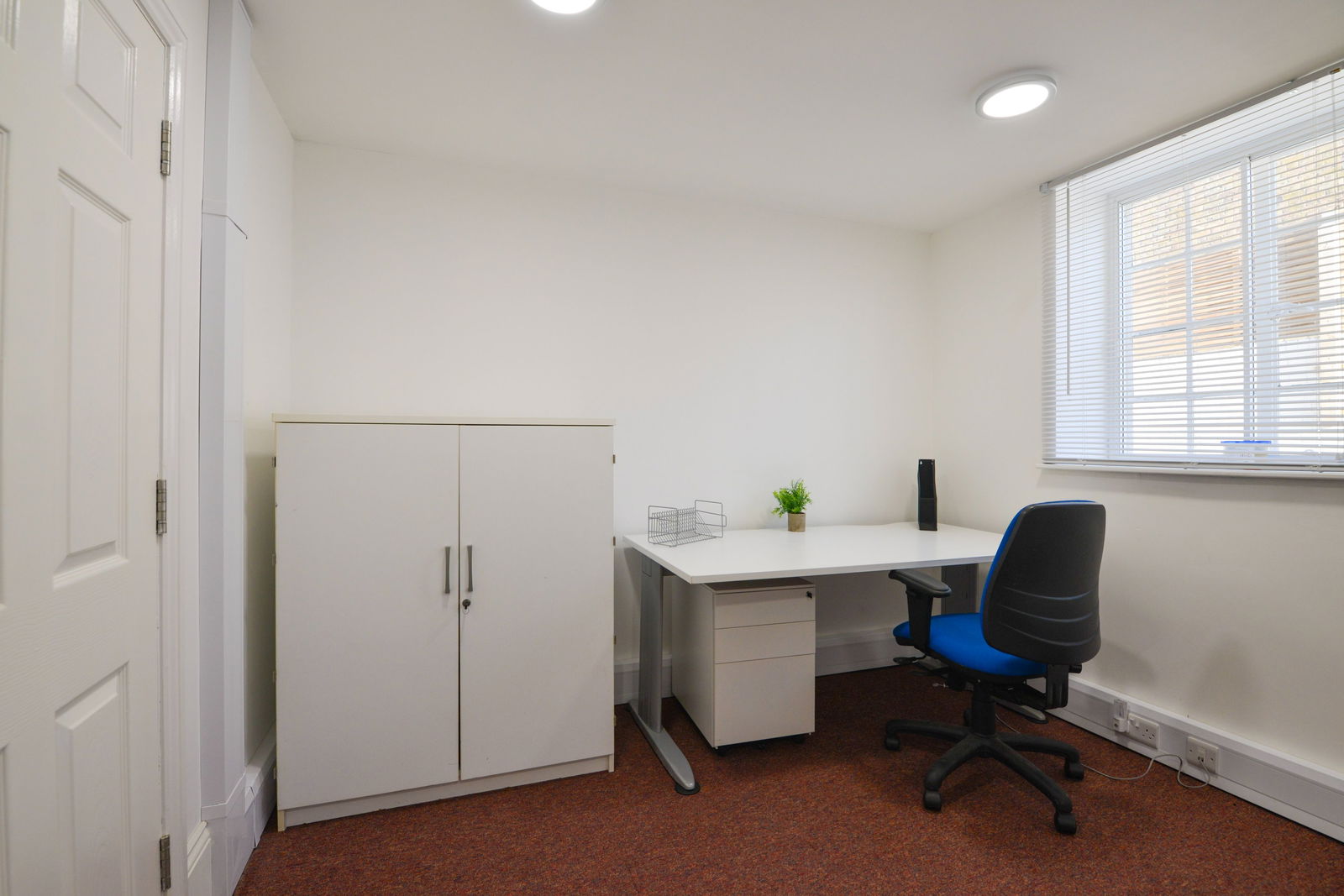 Office to rent in High Street, Leatherhead  - Property Image 4