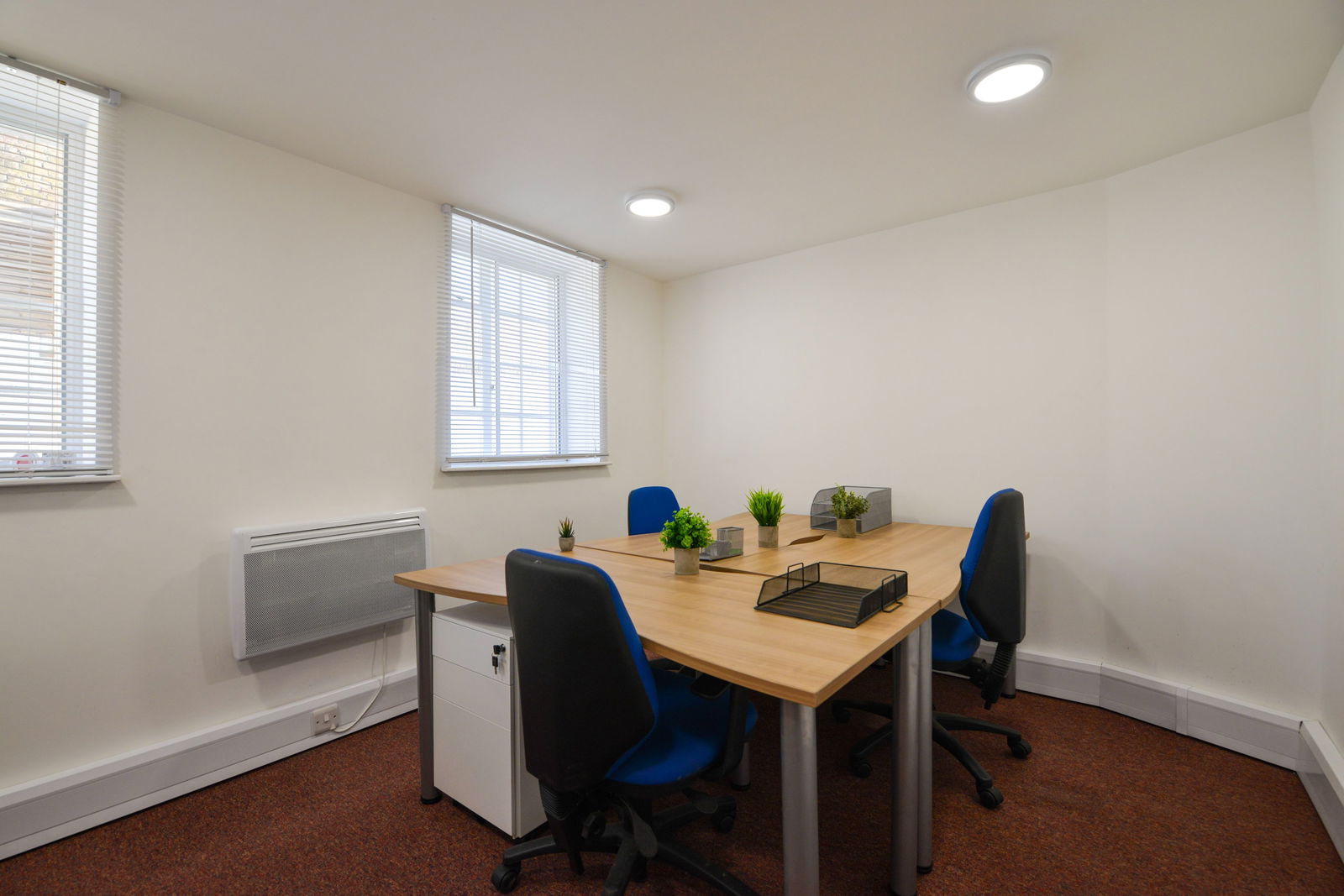 Office to rent in High Street, Leatherhead  - Property Image 2