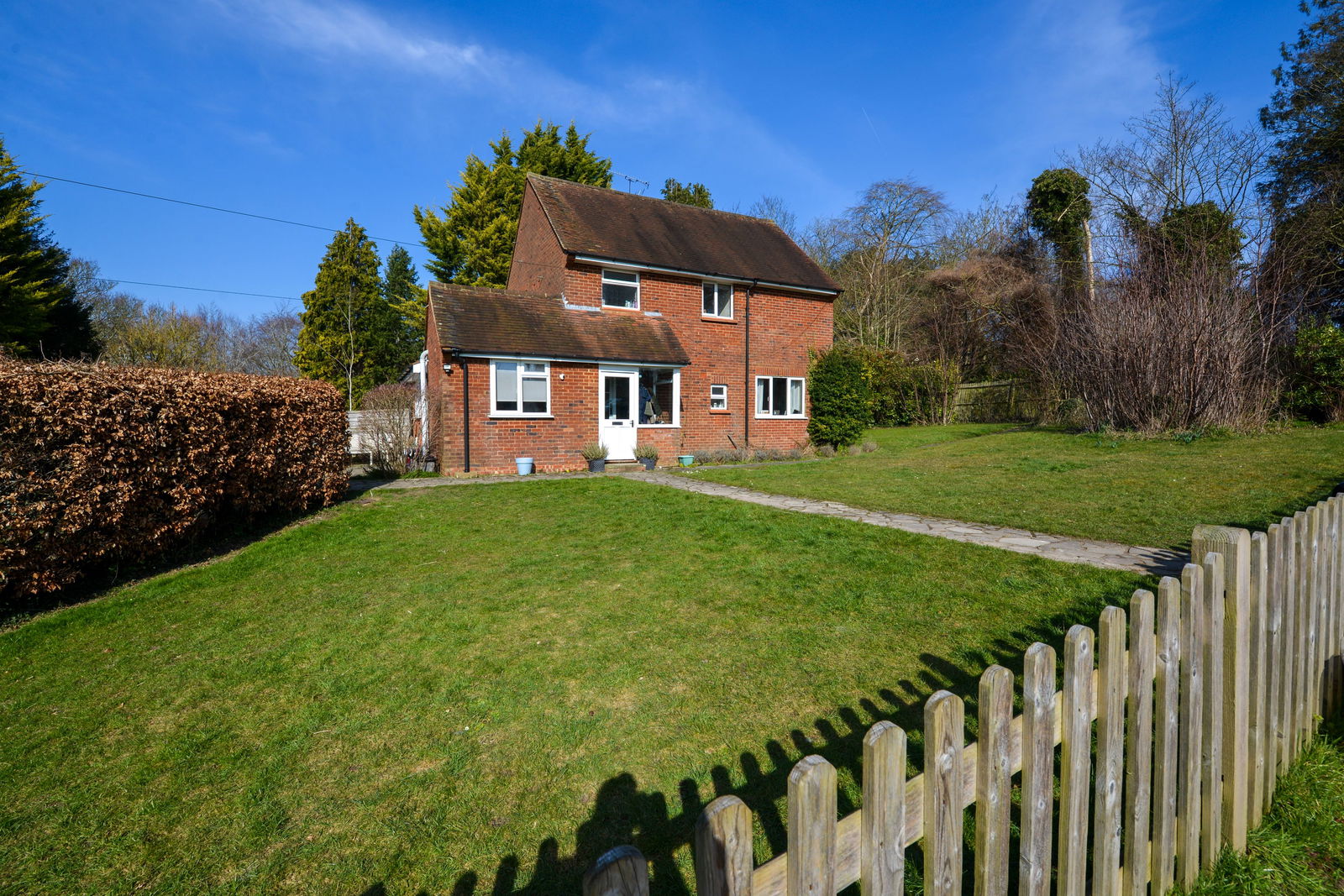 3 bed semi-detached house to rent in Blakes Lane, Leatherhead  - Property Image 1