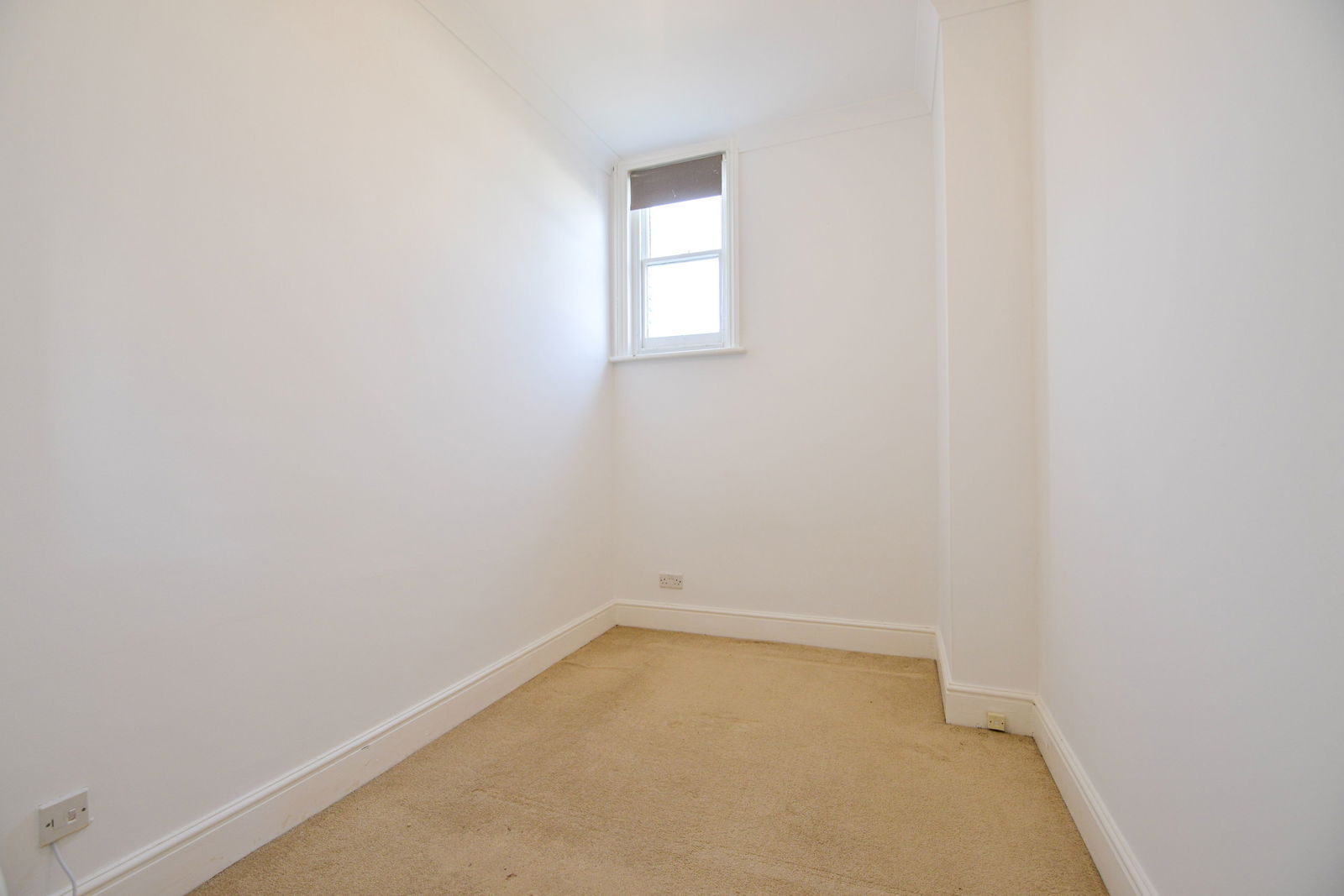 1 bed flat to rent in Baillie Road, Guildford 5