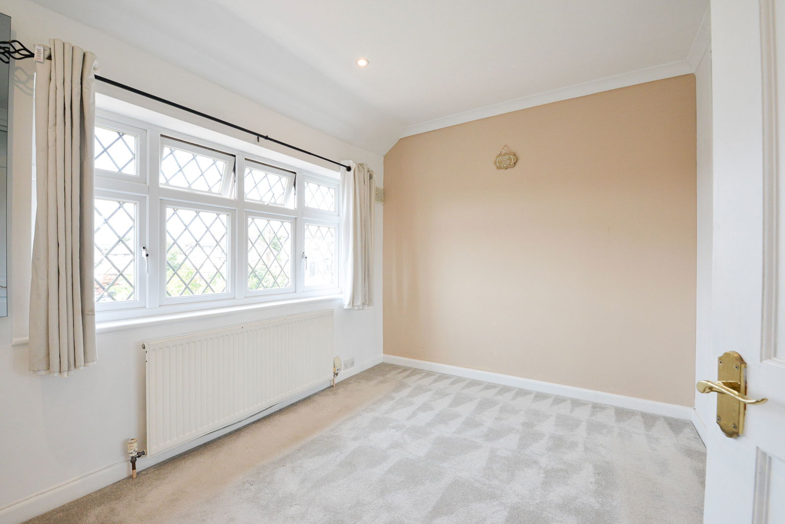 3 bed semi-detached house for sale in Tudor Close, Chessington 16