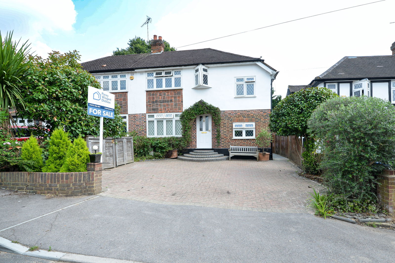 3 bed semi-detached house for sale in Tudor Close, Chessington  - Property Image 1