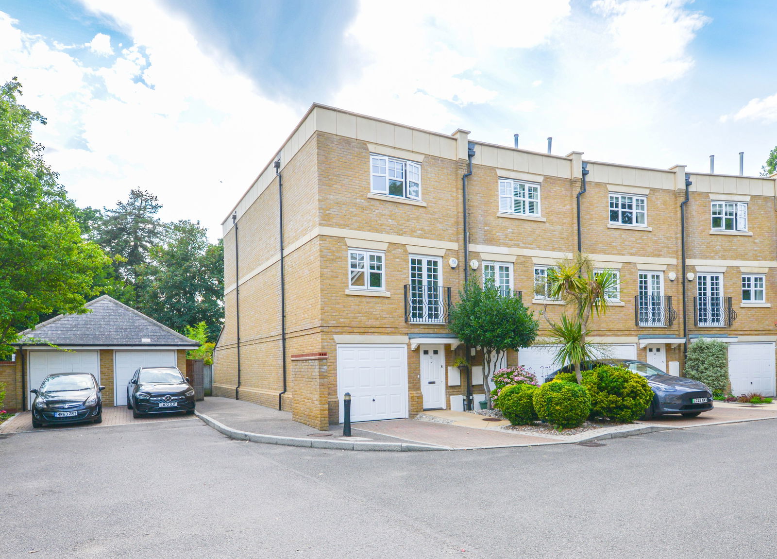 4 bed town house for sale in Duchess Court, Weybridge  - Property Image 1