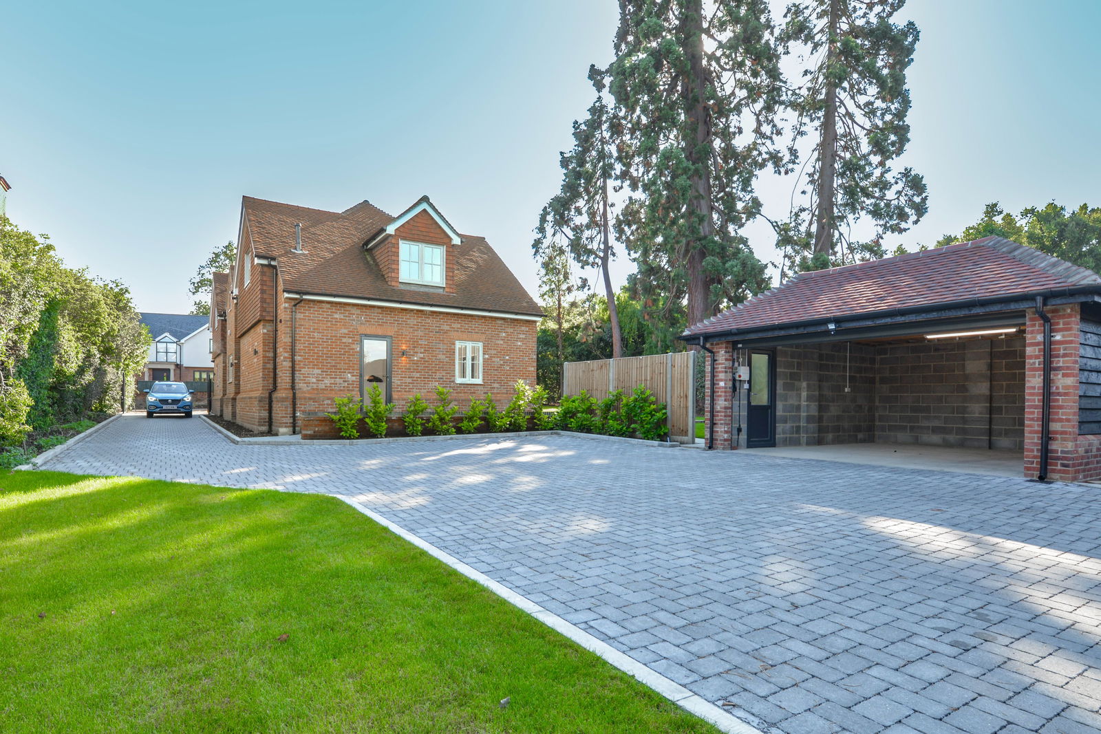 4 bed detached house for sale in Coach Road, Chertsey 1