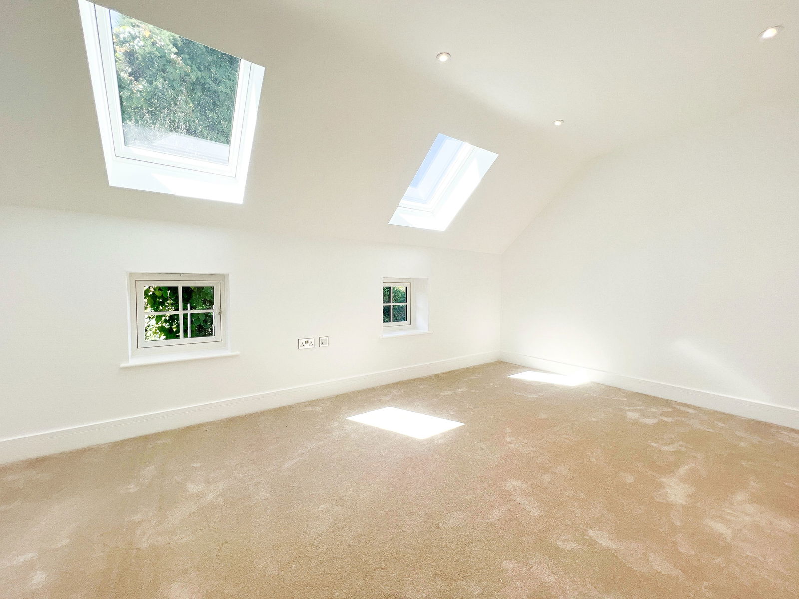 4 bed detached house for sale in Coach Road, Chertsey 21