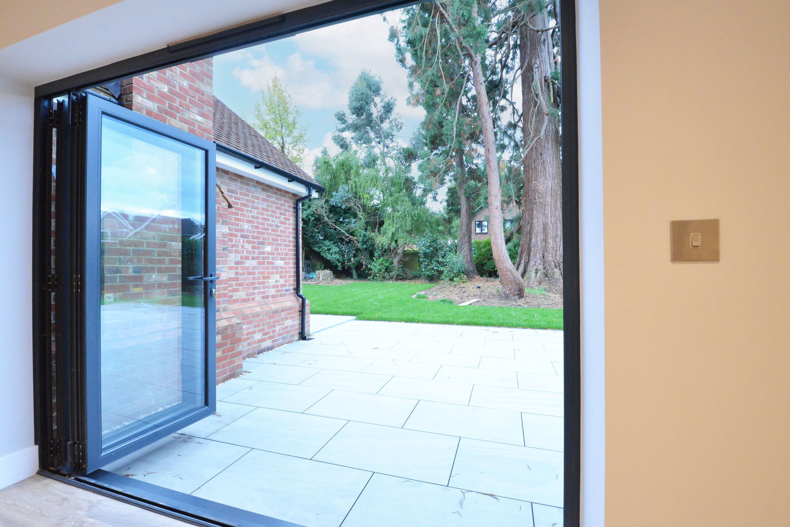 4 bed detached house for sale in Coach Road, Chertsey 9