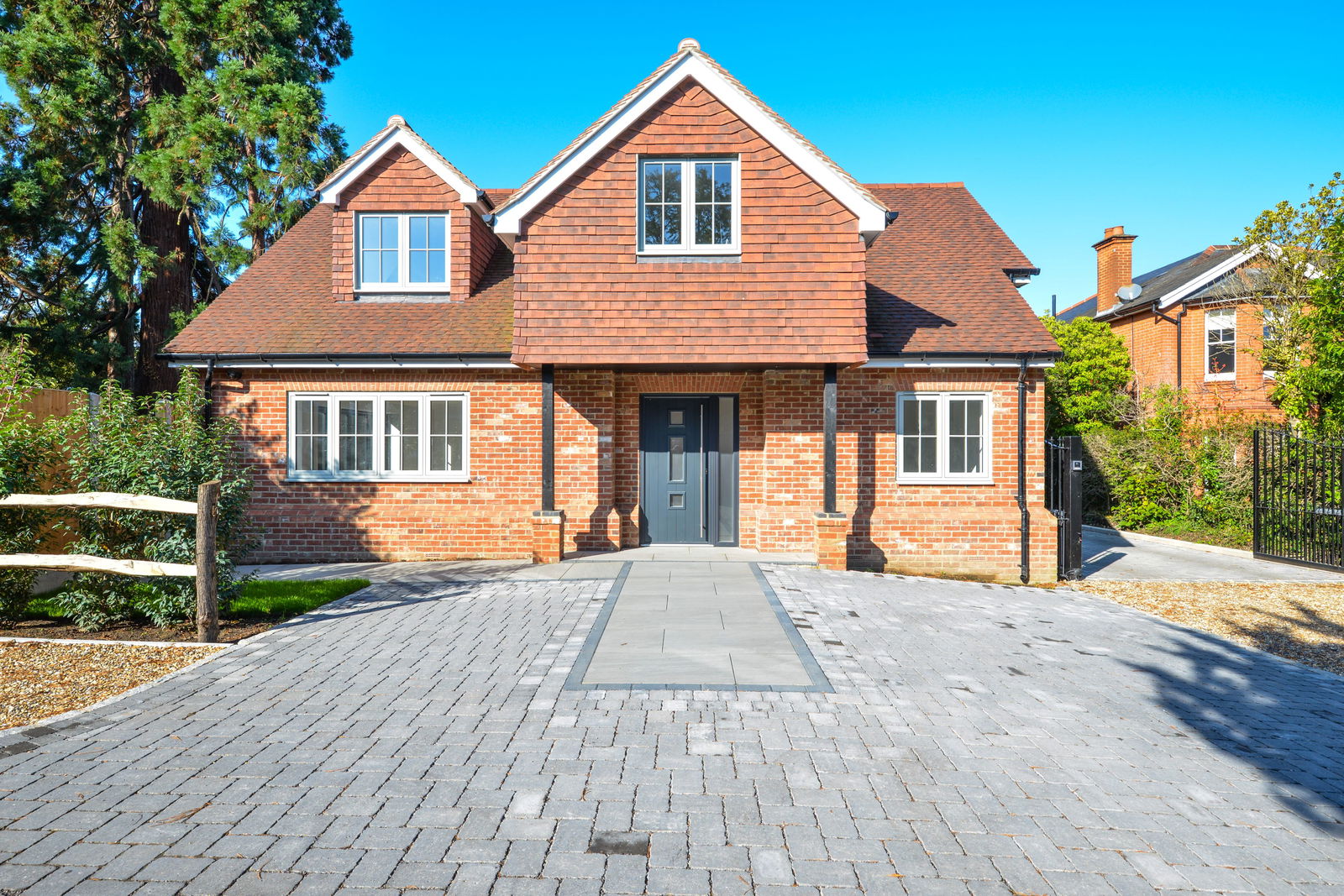 4 bed detached house for sale in Coach Road, Chertsey 2