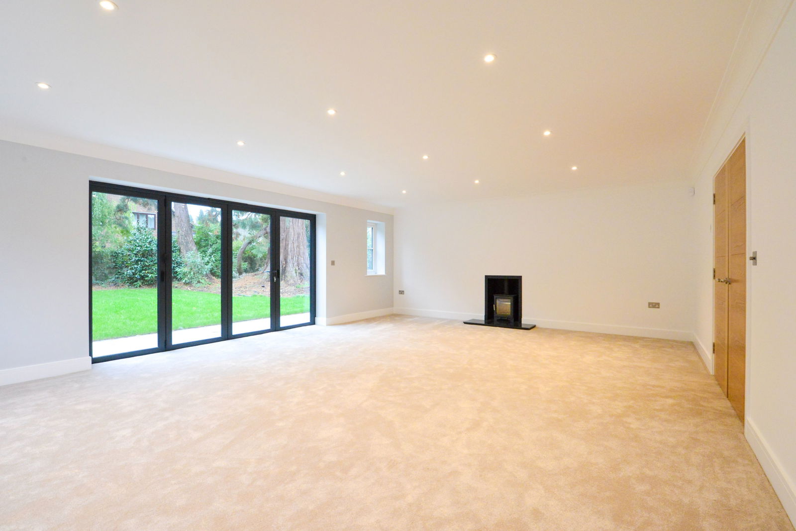 4 bed detached house for sale in Coach Road, Chertsey  - Property Image 15