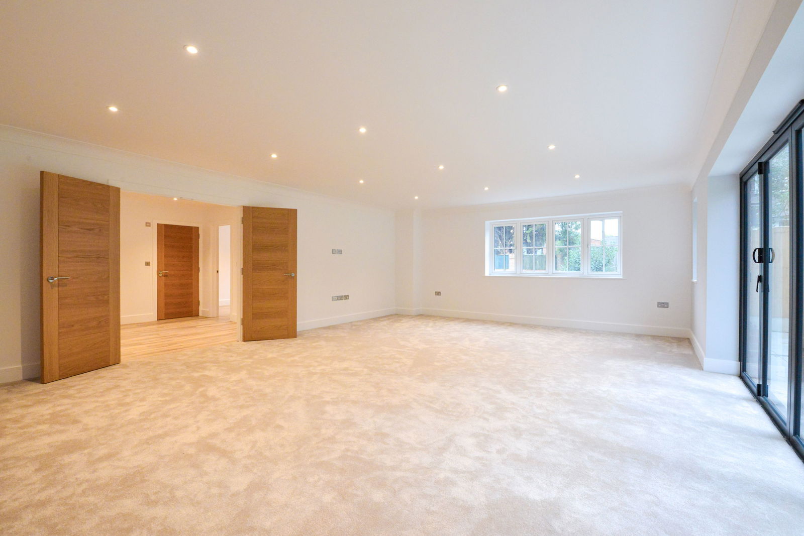 4 bed detached house for sale in Coach Road, Chertsey  - Property Image 16