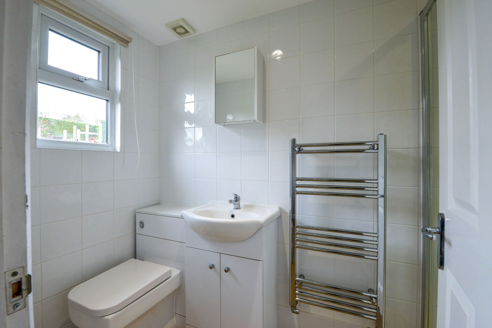 1 bed house share to rent in Guildford Road, Leatherhead 3