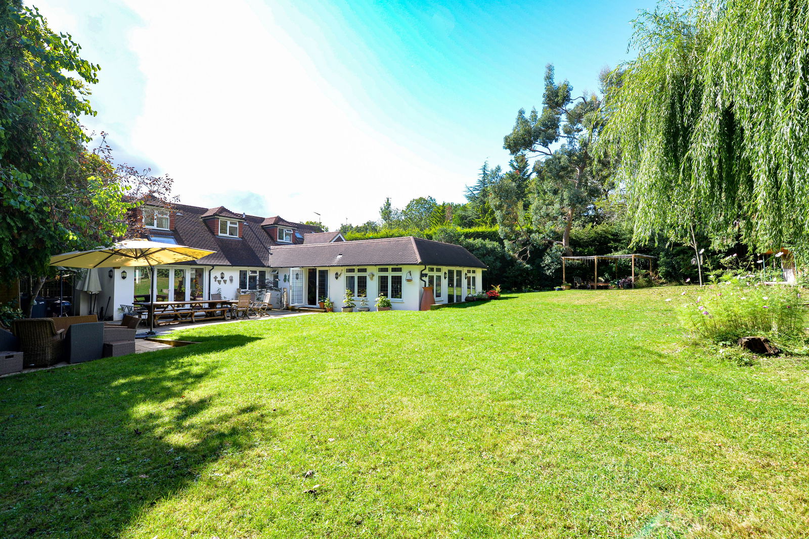 4 bed detached house for sale in Humphrey Close, Leatherhead  - Property Image 18