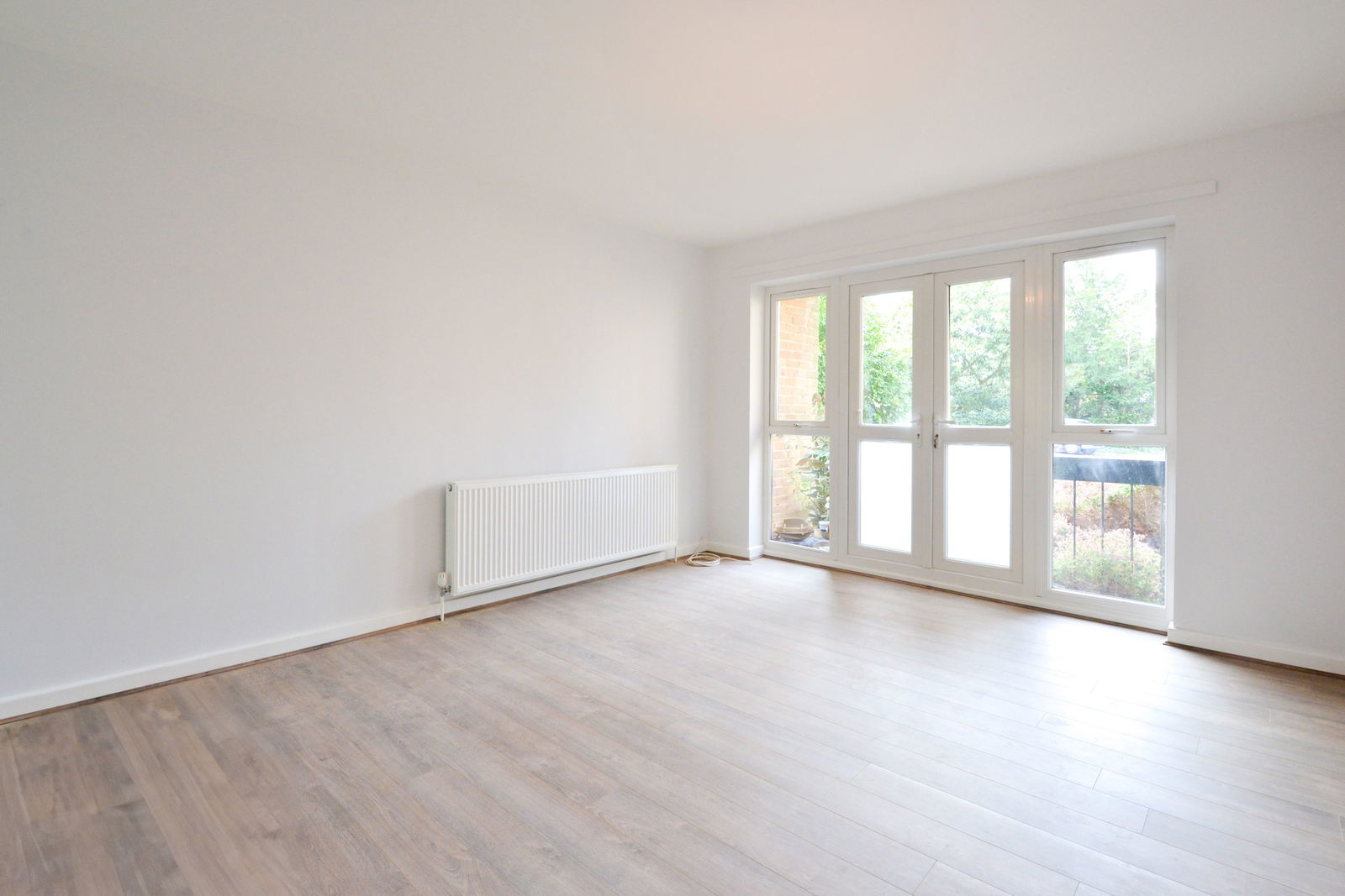2 bed apartment to rent in Bridgewater Road, Weybridge 3