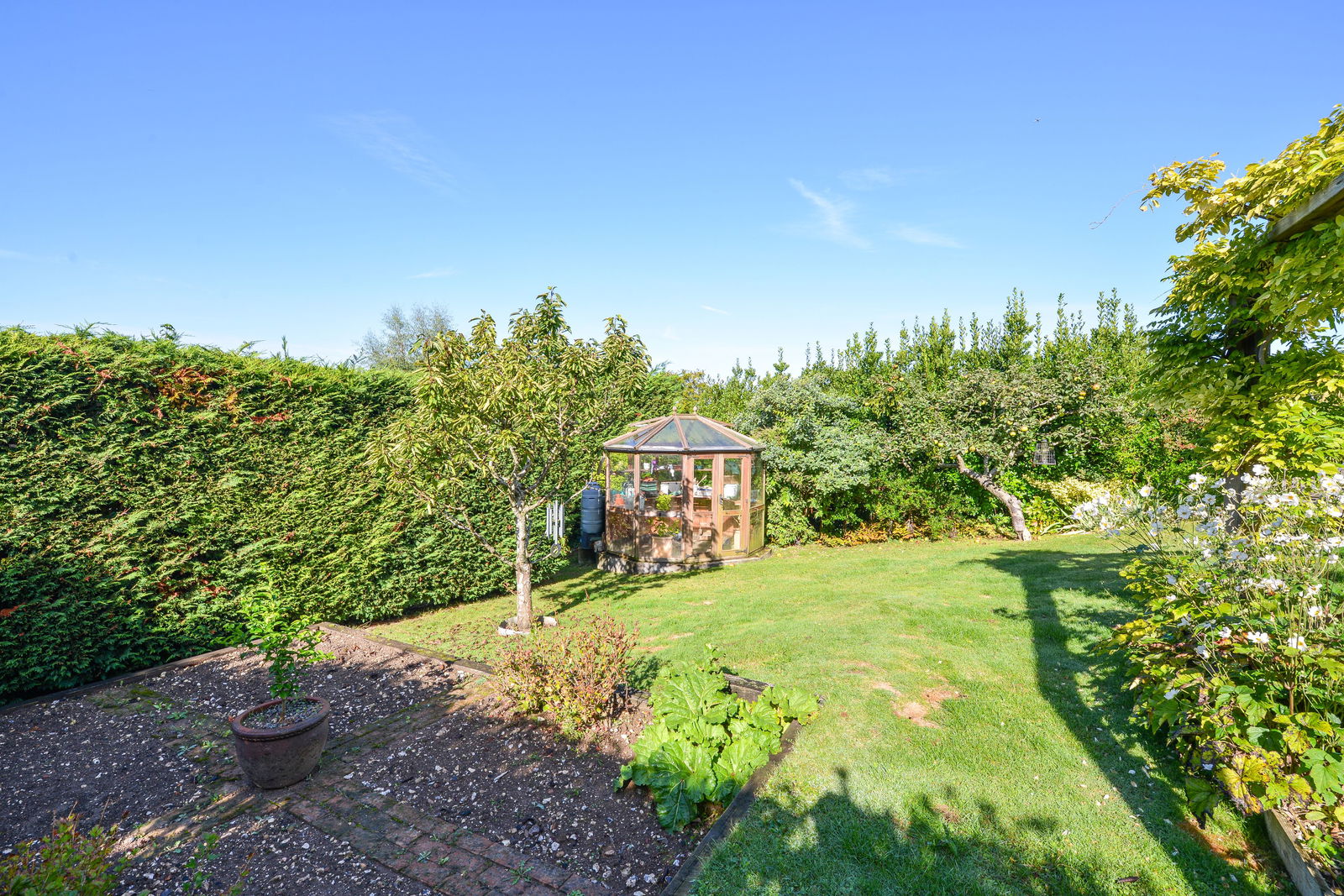 4 bed detached house for sale in Hulton Close, Leatherhead 8