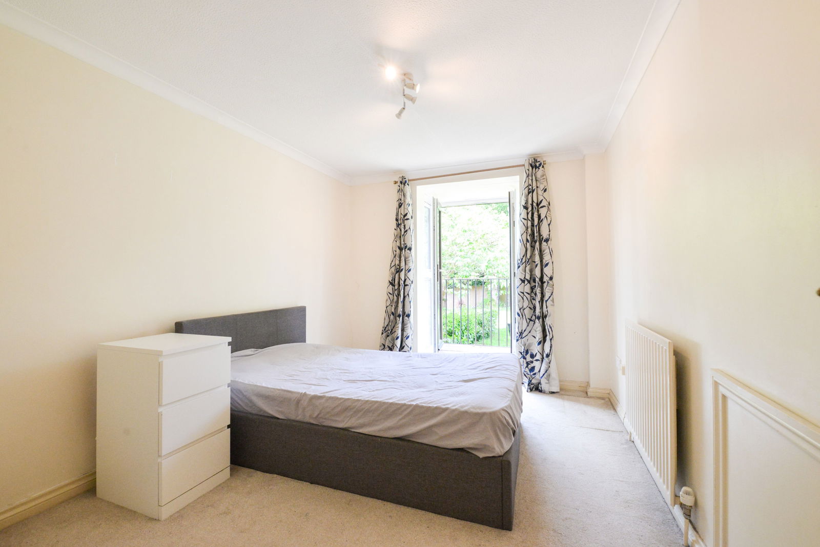 1 bed apartment to rent in Midhope Road, Woking  - Property Image 2