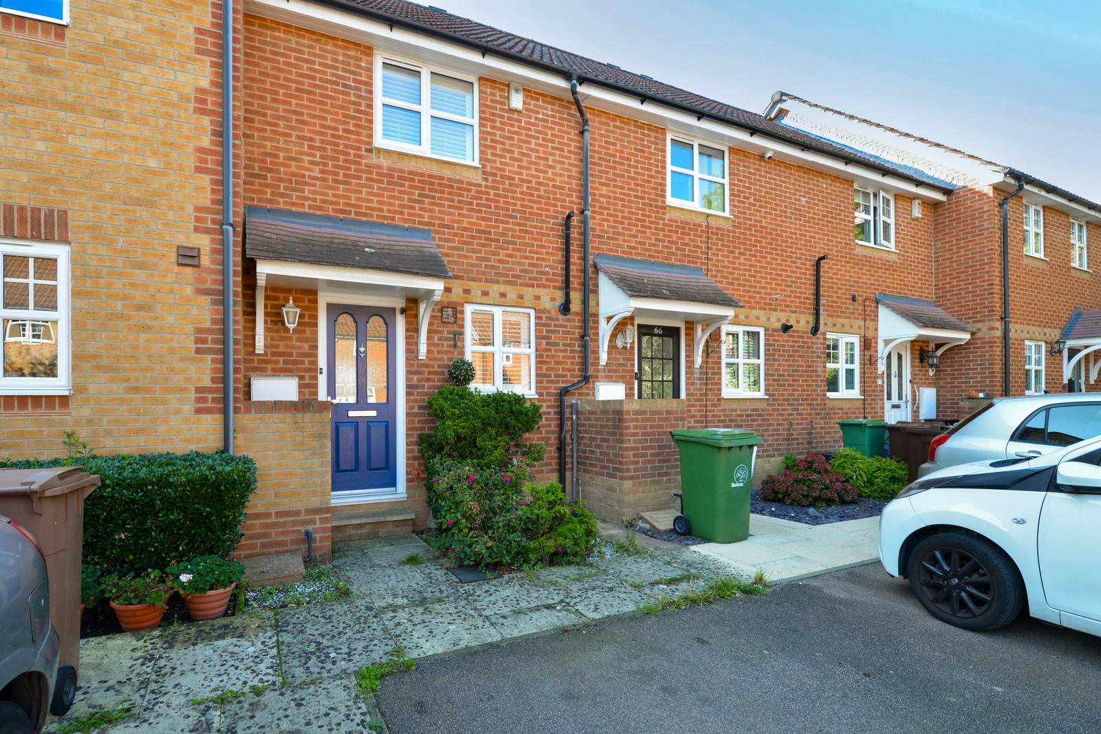 2 bed terraced house for sale in Bakers Gardens, Carshalton  - Property Image 1