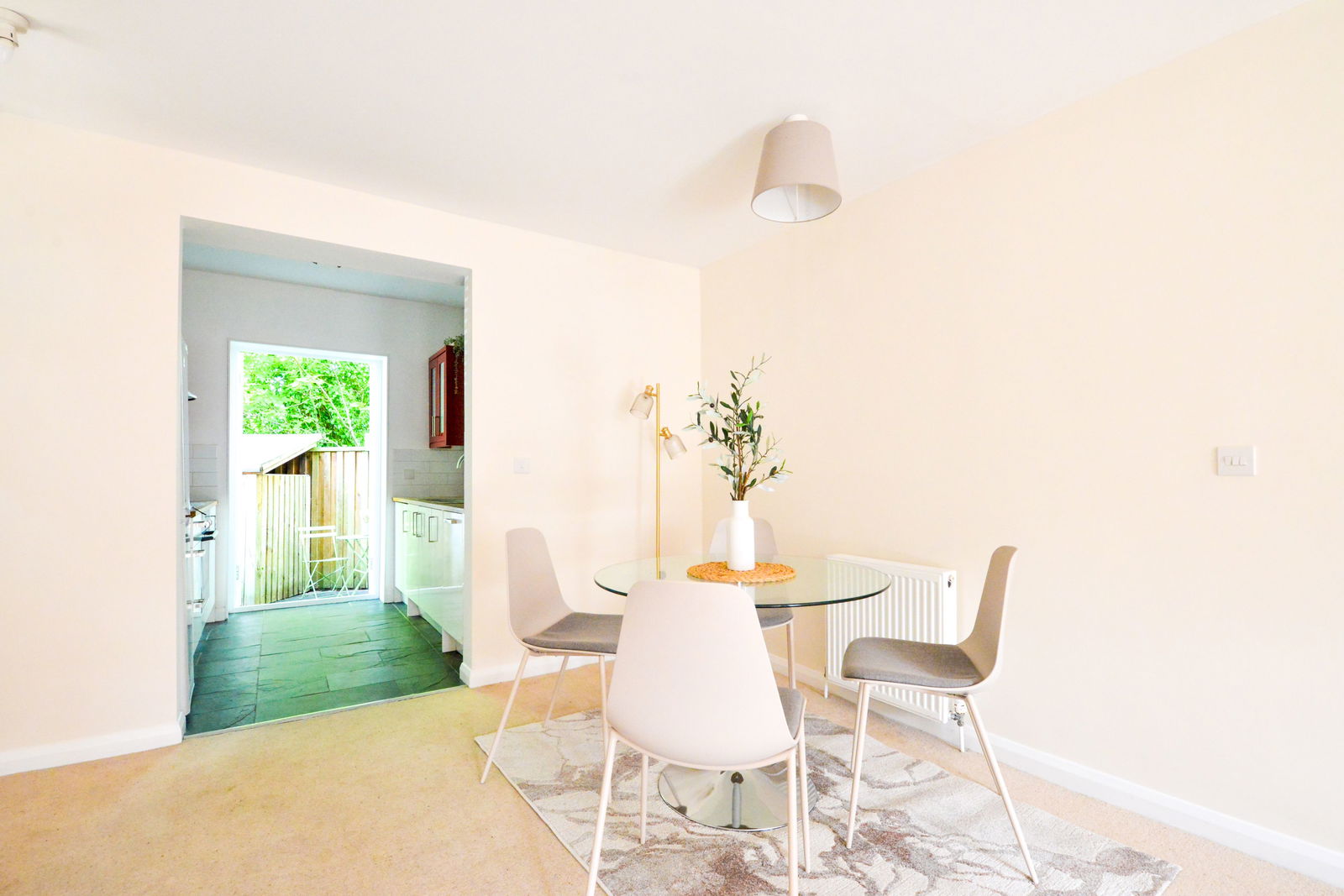 2 bed maisonette to rent in Guildford Park Road, Guildford 7