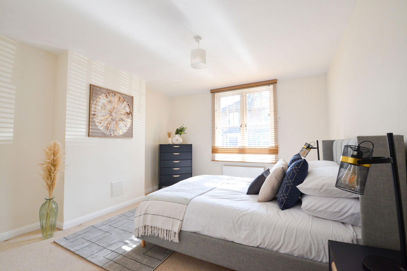 2 bed maisonette to rent in Guildford Park Road, Guildford 1