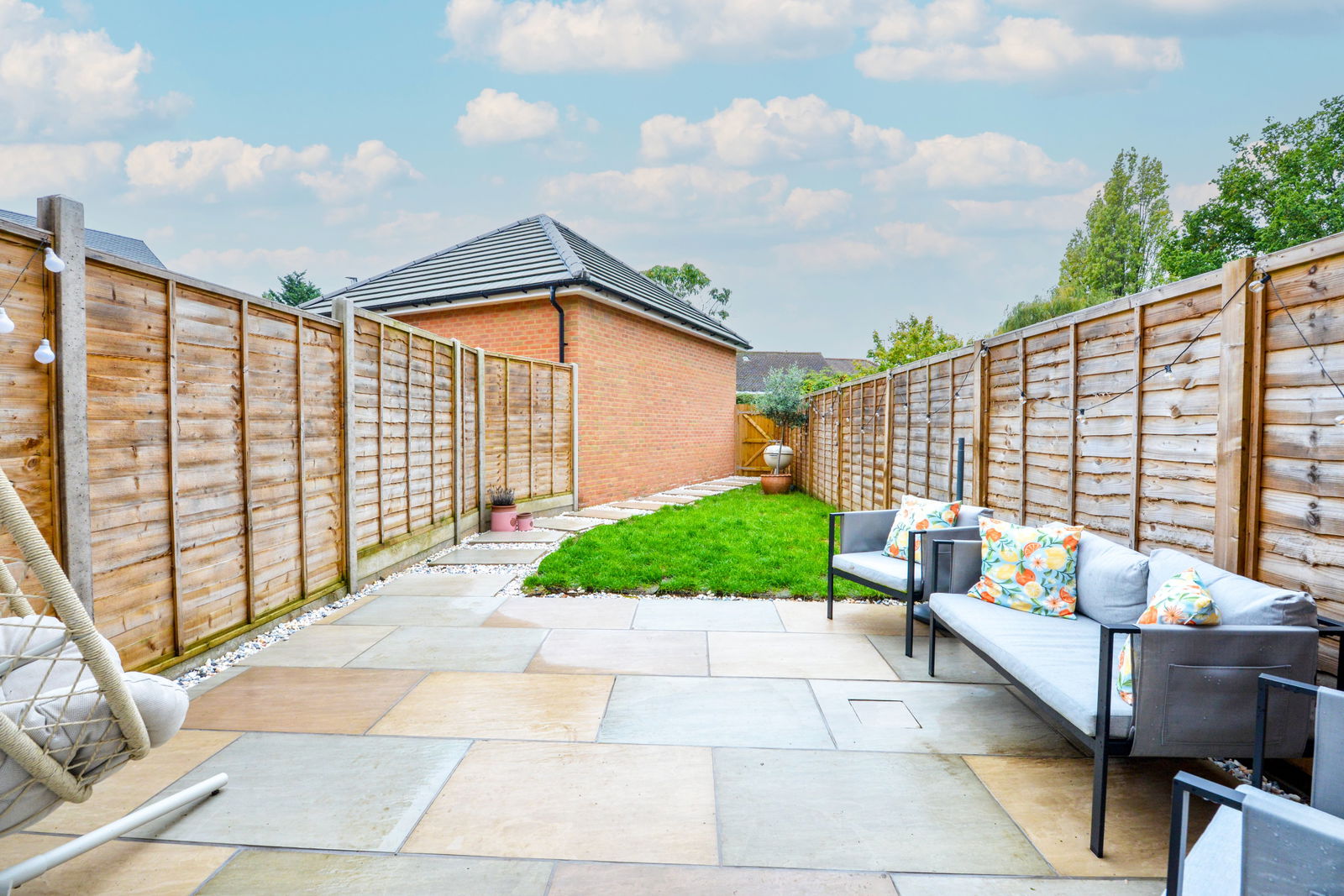 2 bed terraced house for sale, Ewell 7