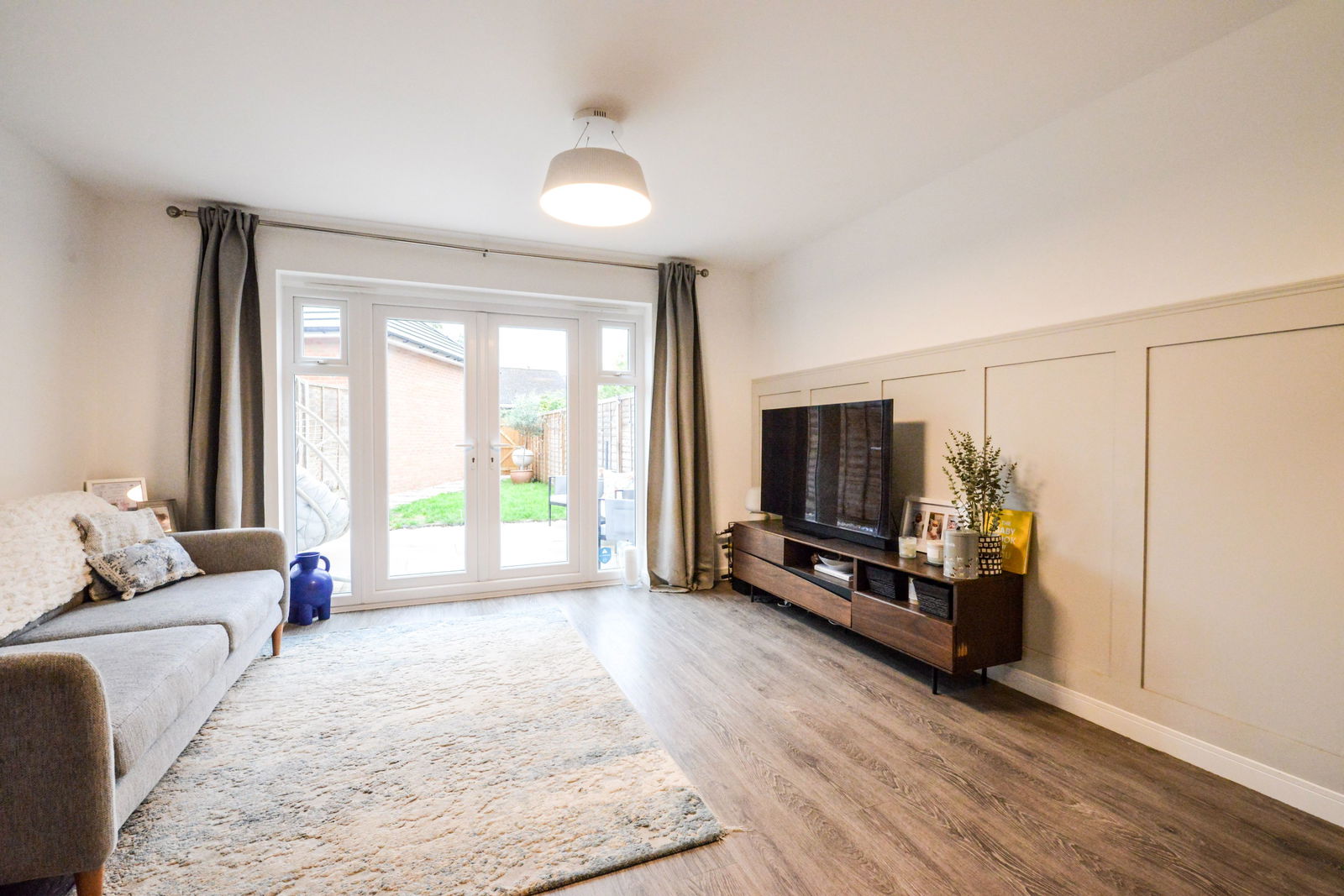2 bed terraced house for sale, Ewell 1