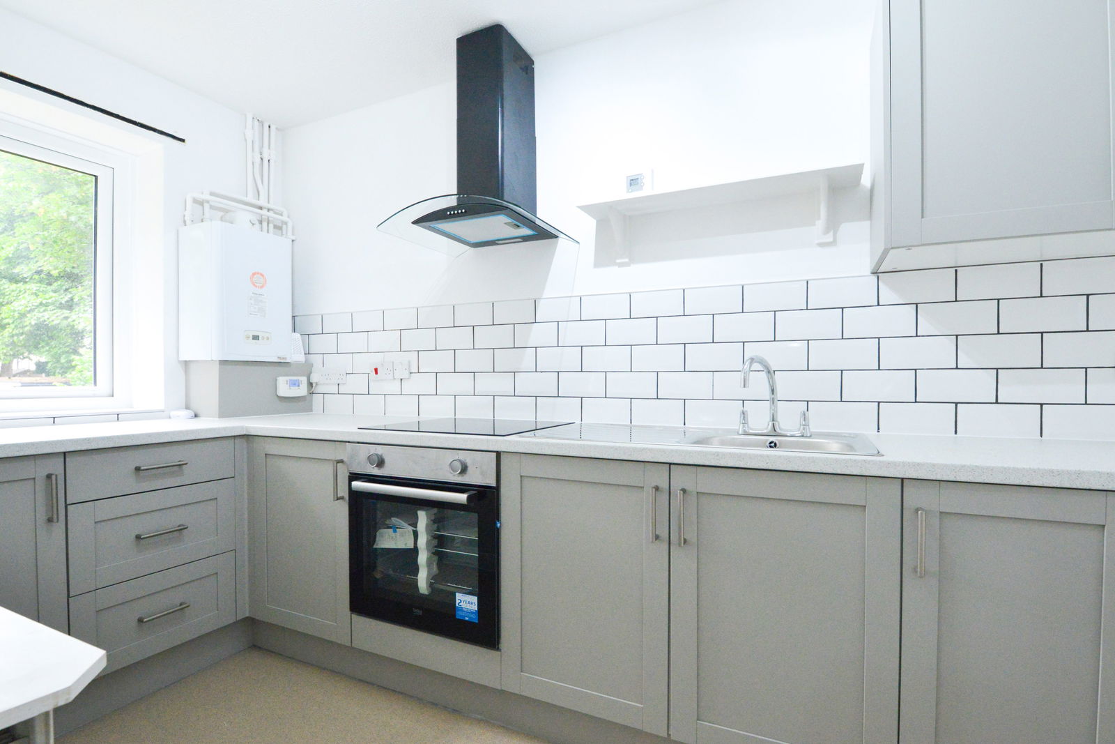 1 bed flat to rent in Griffin Way, Leatherhead 1