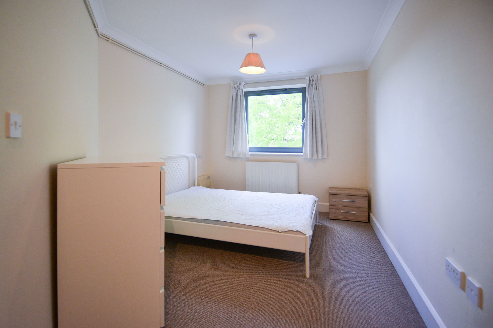 2 bed flat to rent in Stoke Fields, Guildford 7