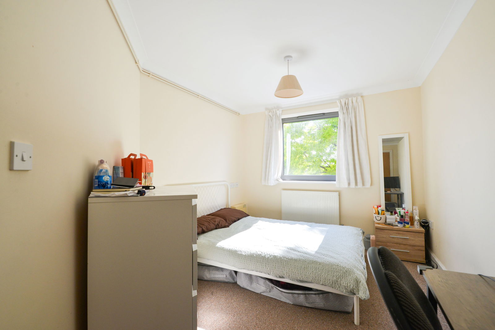 2 bed flat to rent in Stoke Fields, Guildford  - Property Image 6