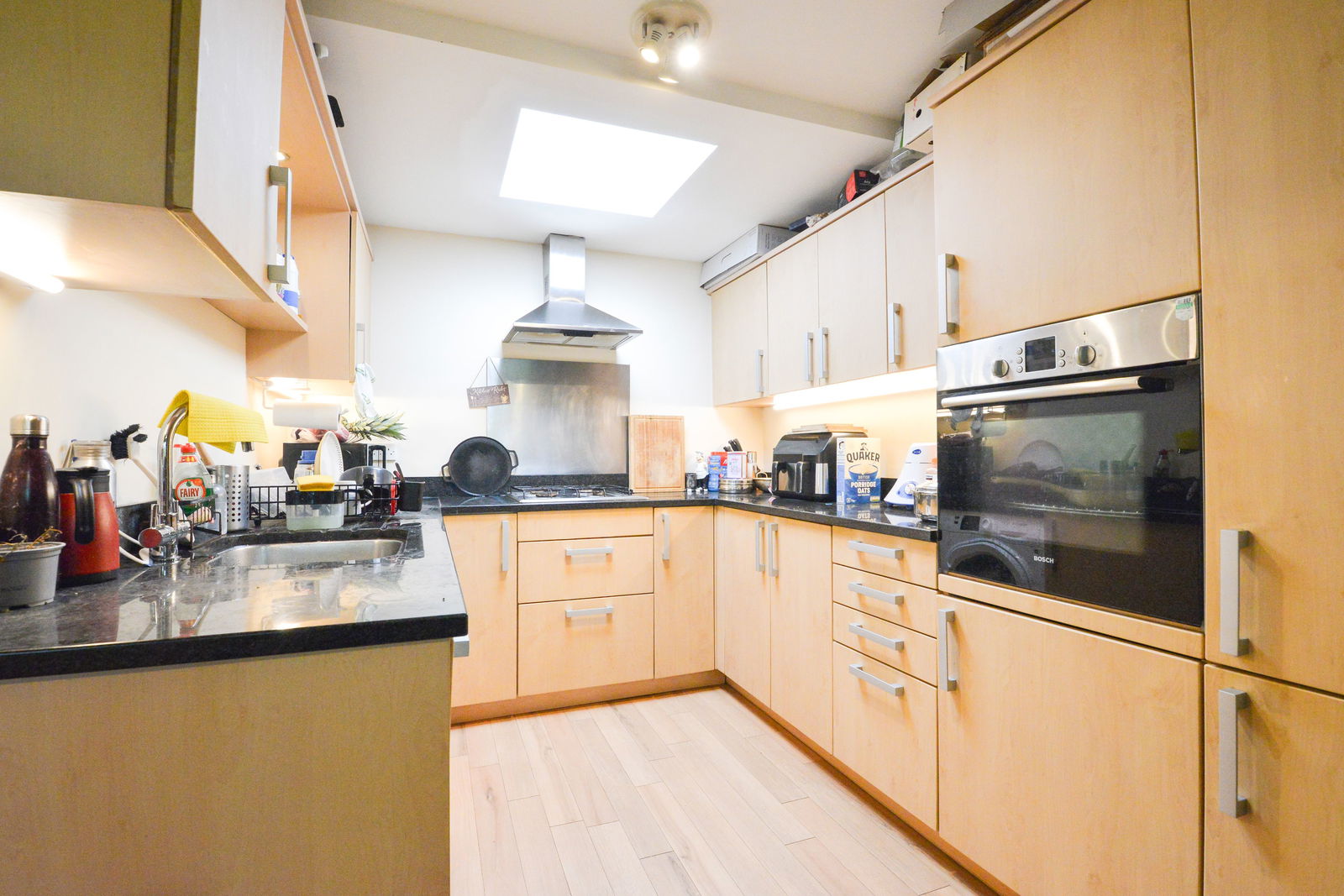2 bed flat to rent in Stoke Fields, Guildford  - Property Image 2