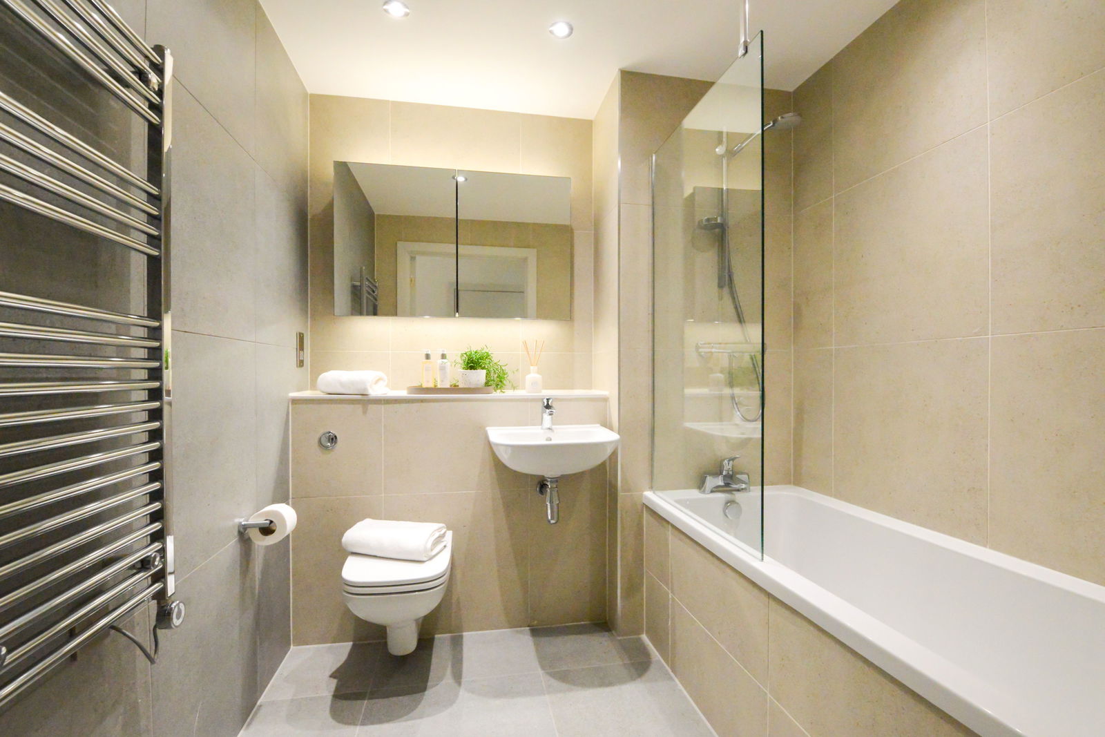 2 bed flat to rent in Randalls Way, Leatherhead  - Property Image 5