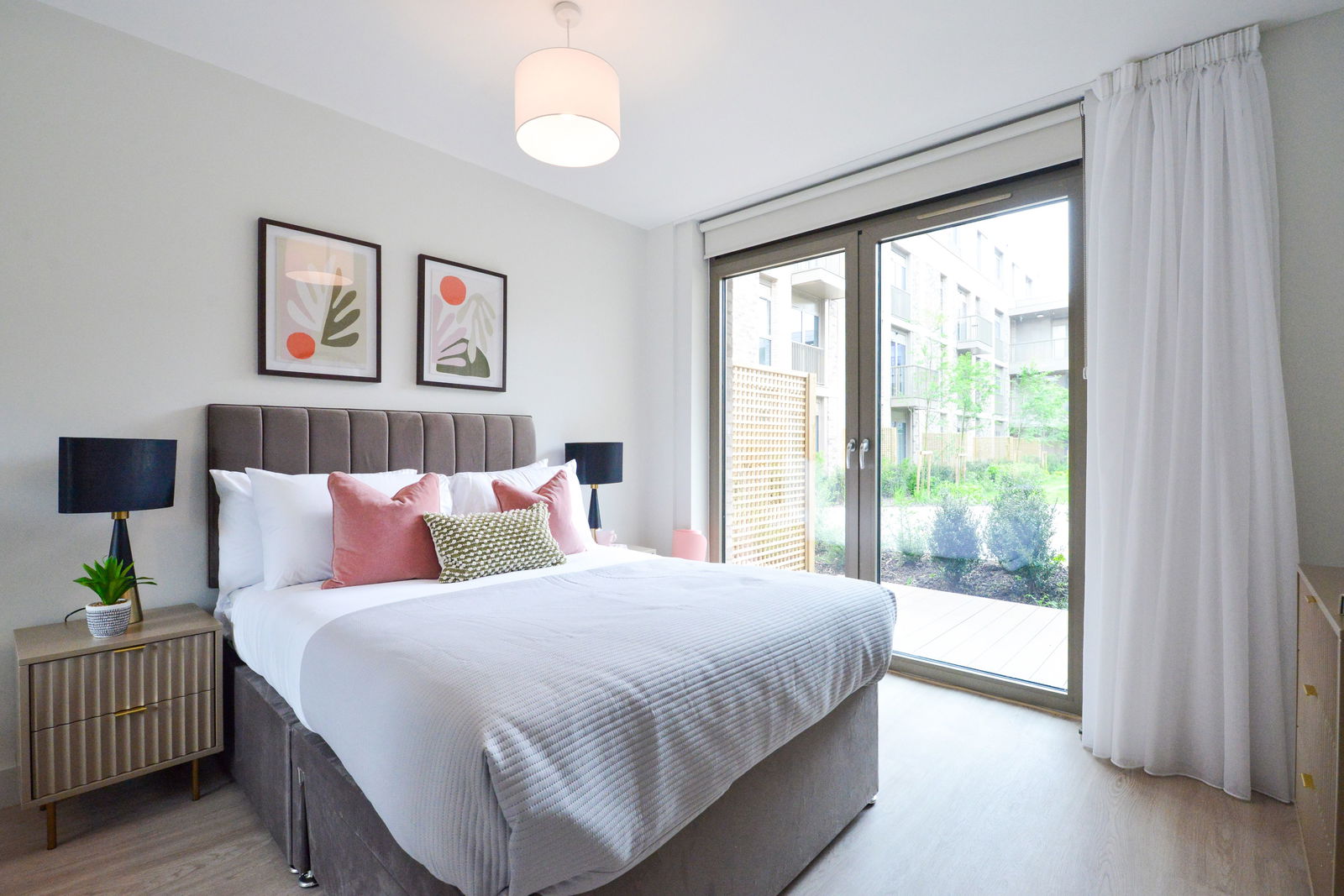 2 bed flat to rent in Randalls Way, Leatherhead  - Property Image 6