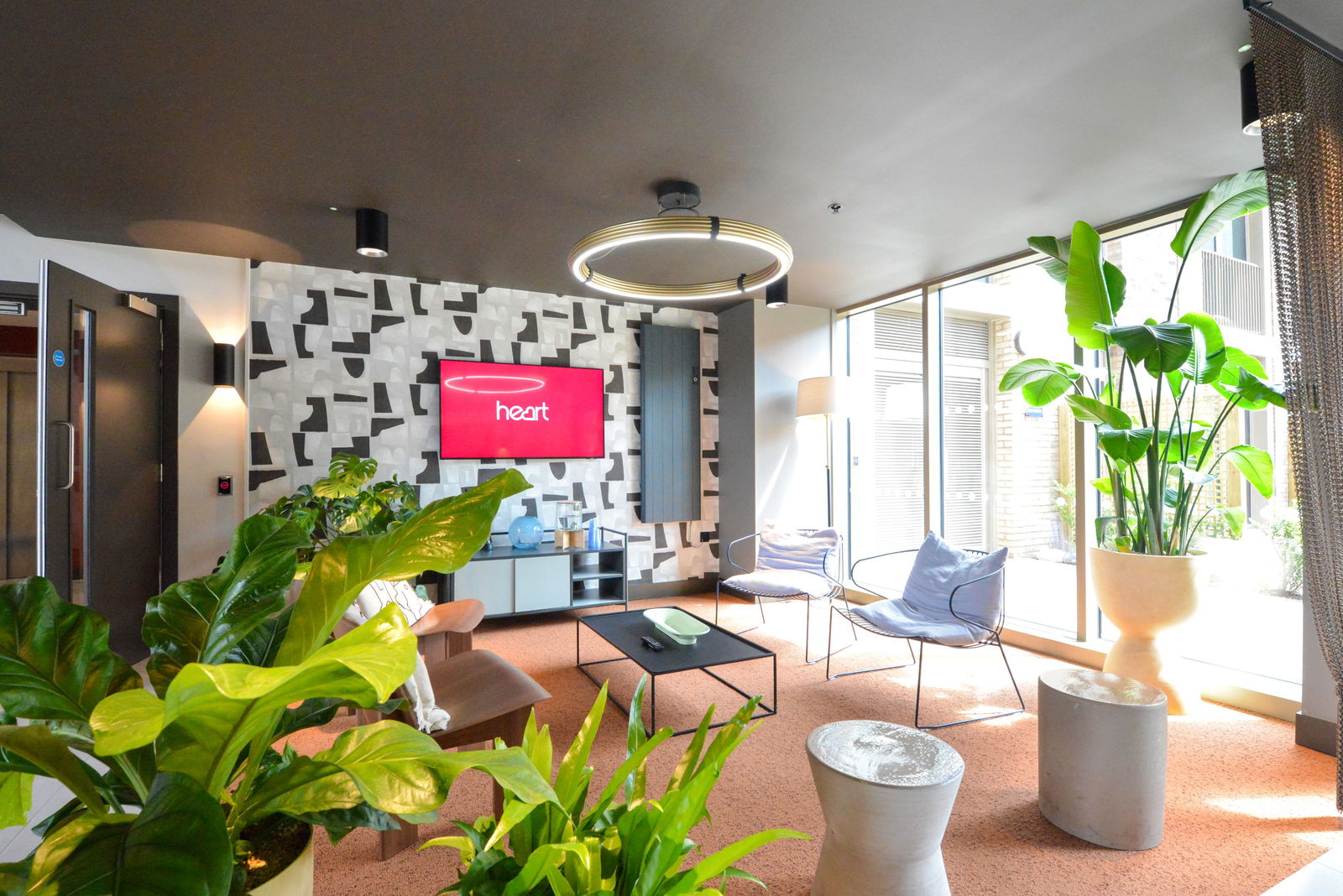 2 bed flat to rent in Randalls Way, Leatherhead 17