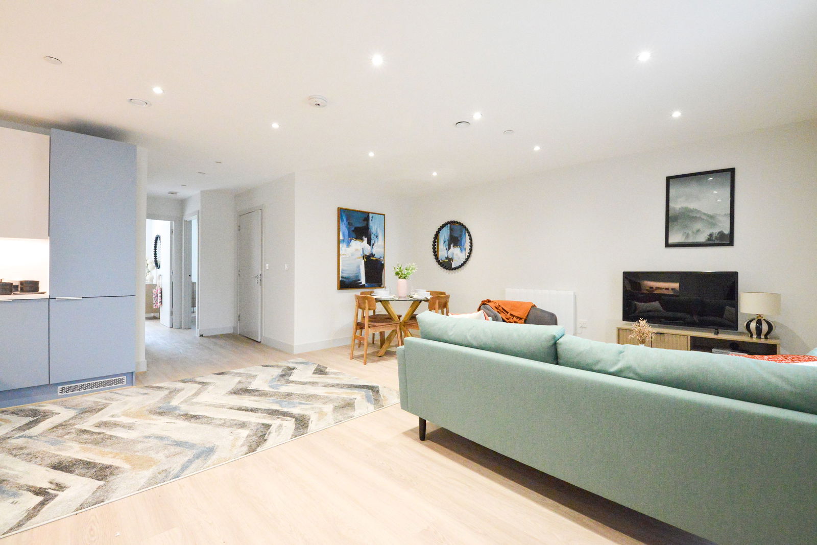 2 bed flat to rent in Randalls Way, Leatherhead  - Property Image 10