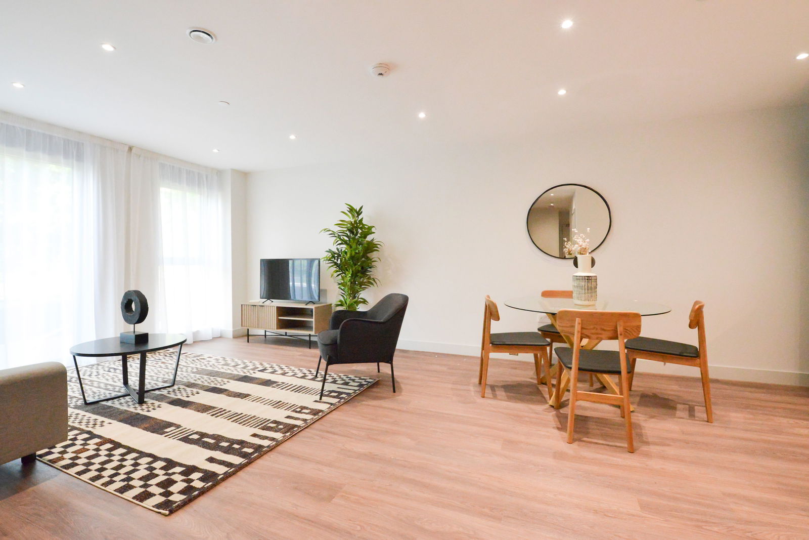 1 bed flat to rent in Randalls Way, Leatherhead  - Property Image 6