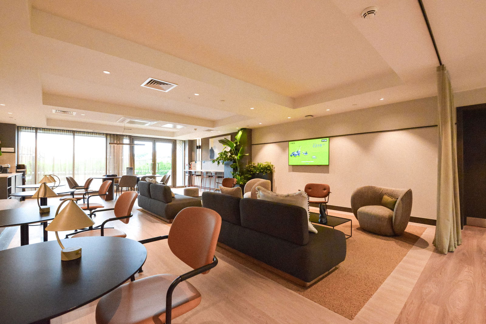 1 bed flat to rent in Randalls Way, Leatherhead 6