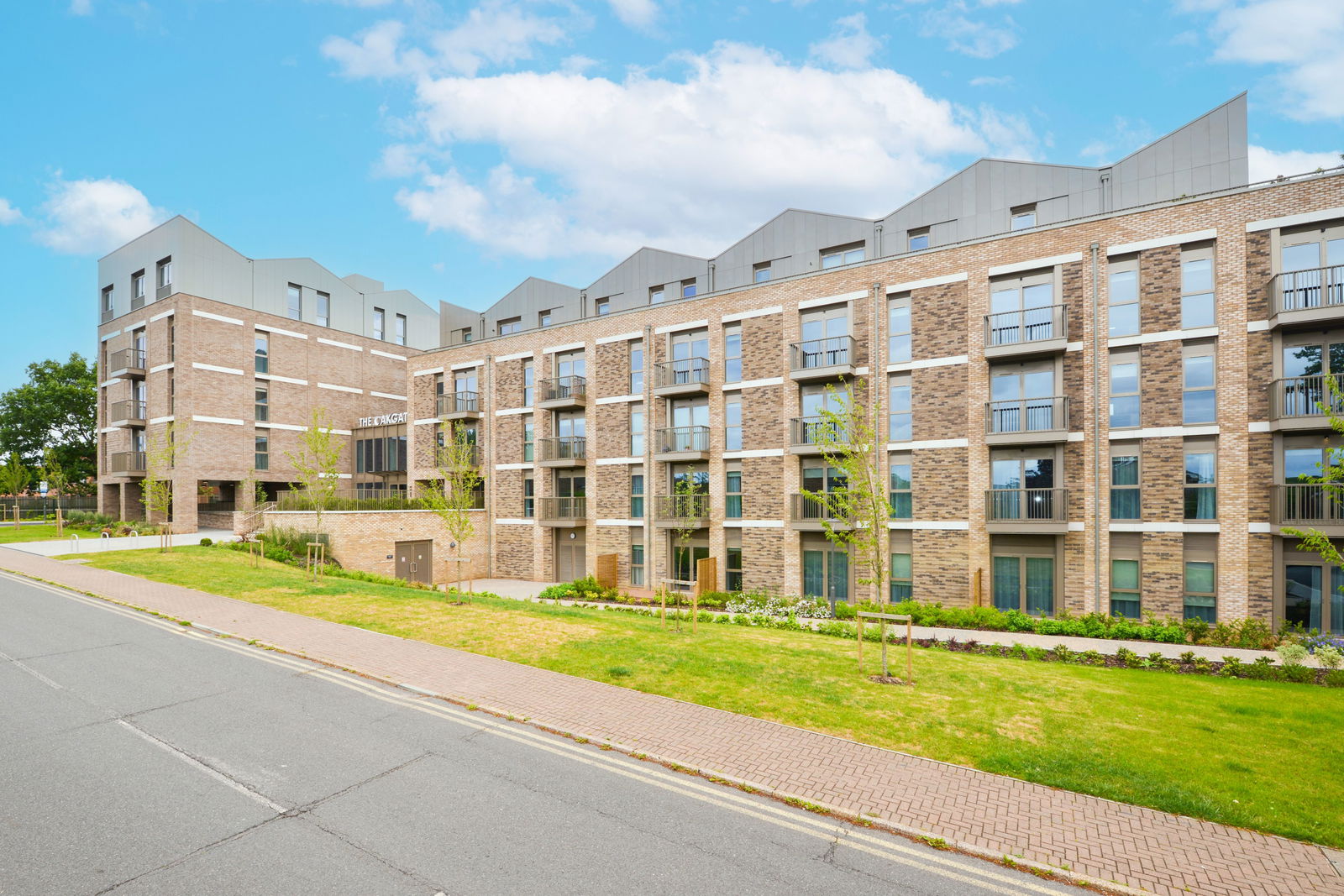 3 bed flat to rent in Randalls Way, Leatherhead  - Property Image 17