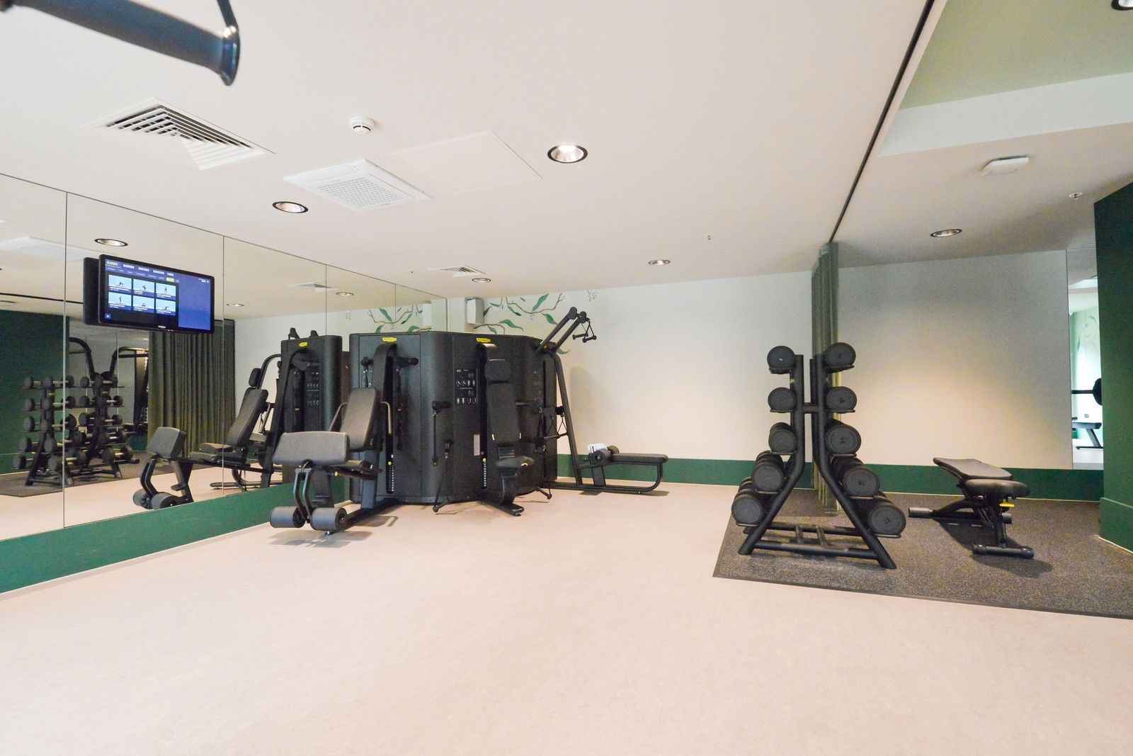 3 bed flat to rent in Randalls Way, Leatherhead 10