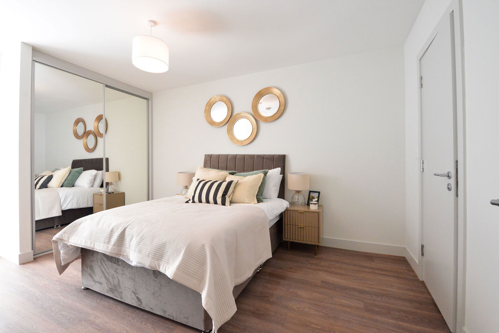 3 bed flat to rent in Randalls Way, Leatherhead  - Property Image 8