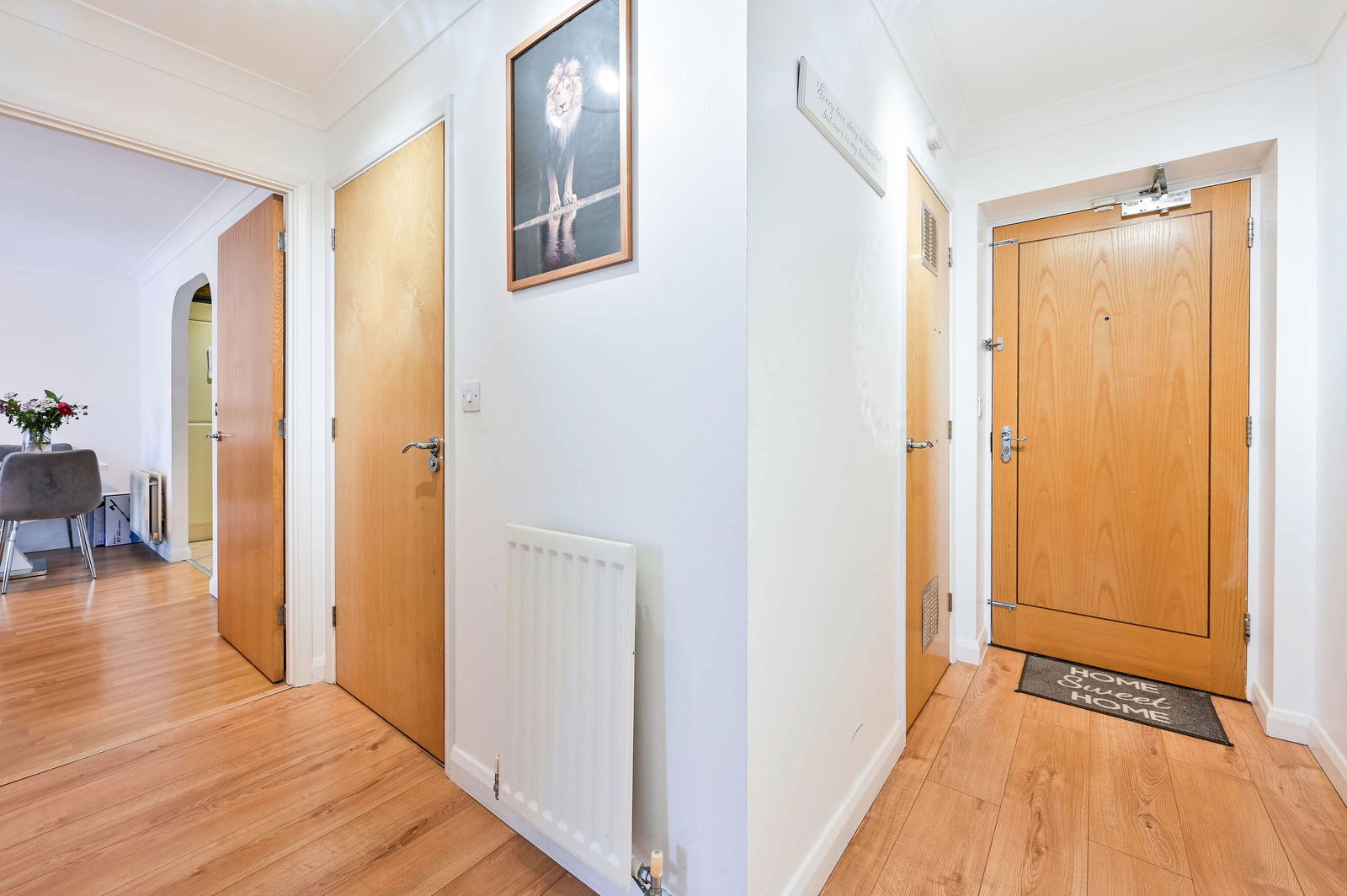 2 bed flat for sale in Buffers Lane, Leatherhead 12