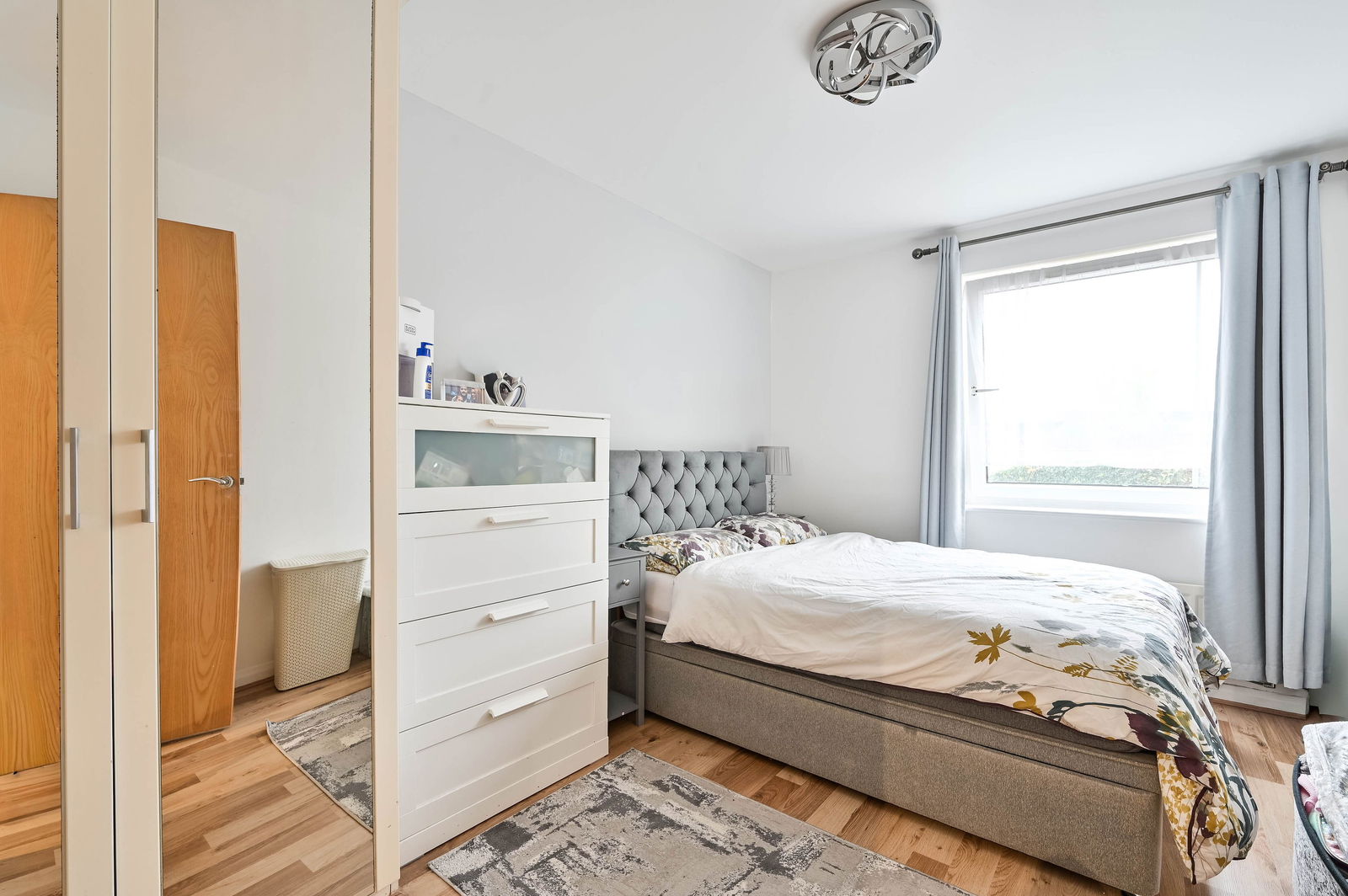 2 bed flat for sale in Buffers Lane, Leatherhead 8