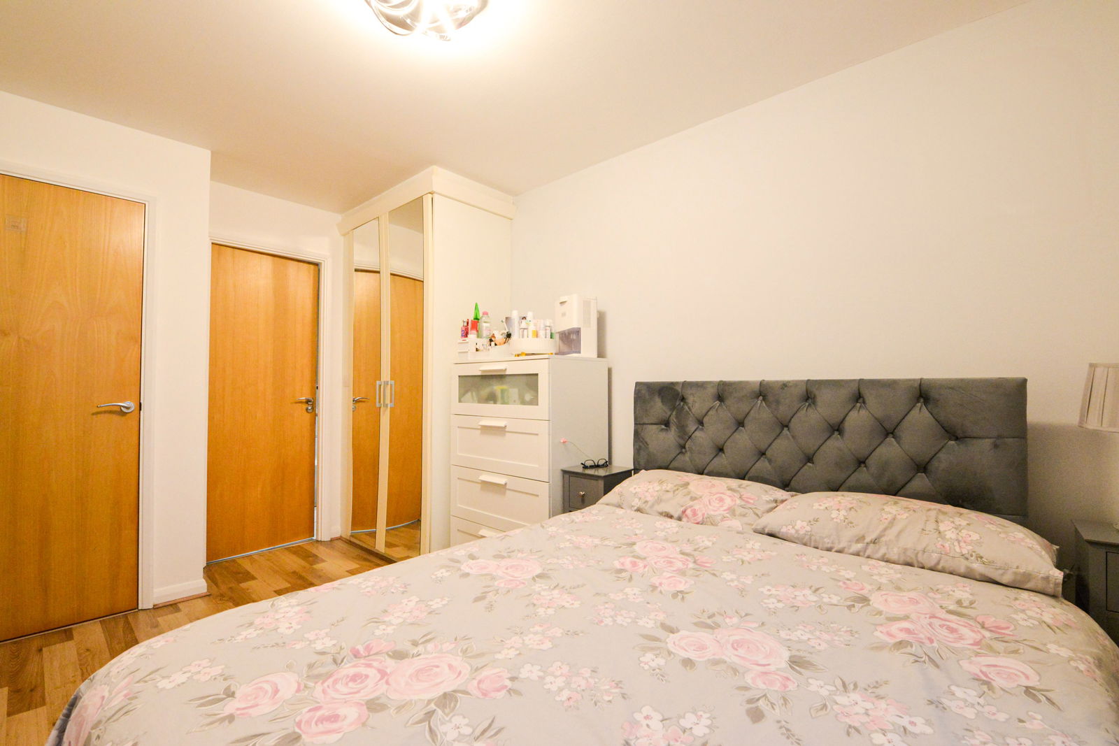 2 bed flat for sale in Buffers Lane, Leatherhead  - Property Image 6