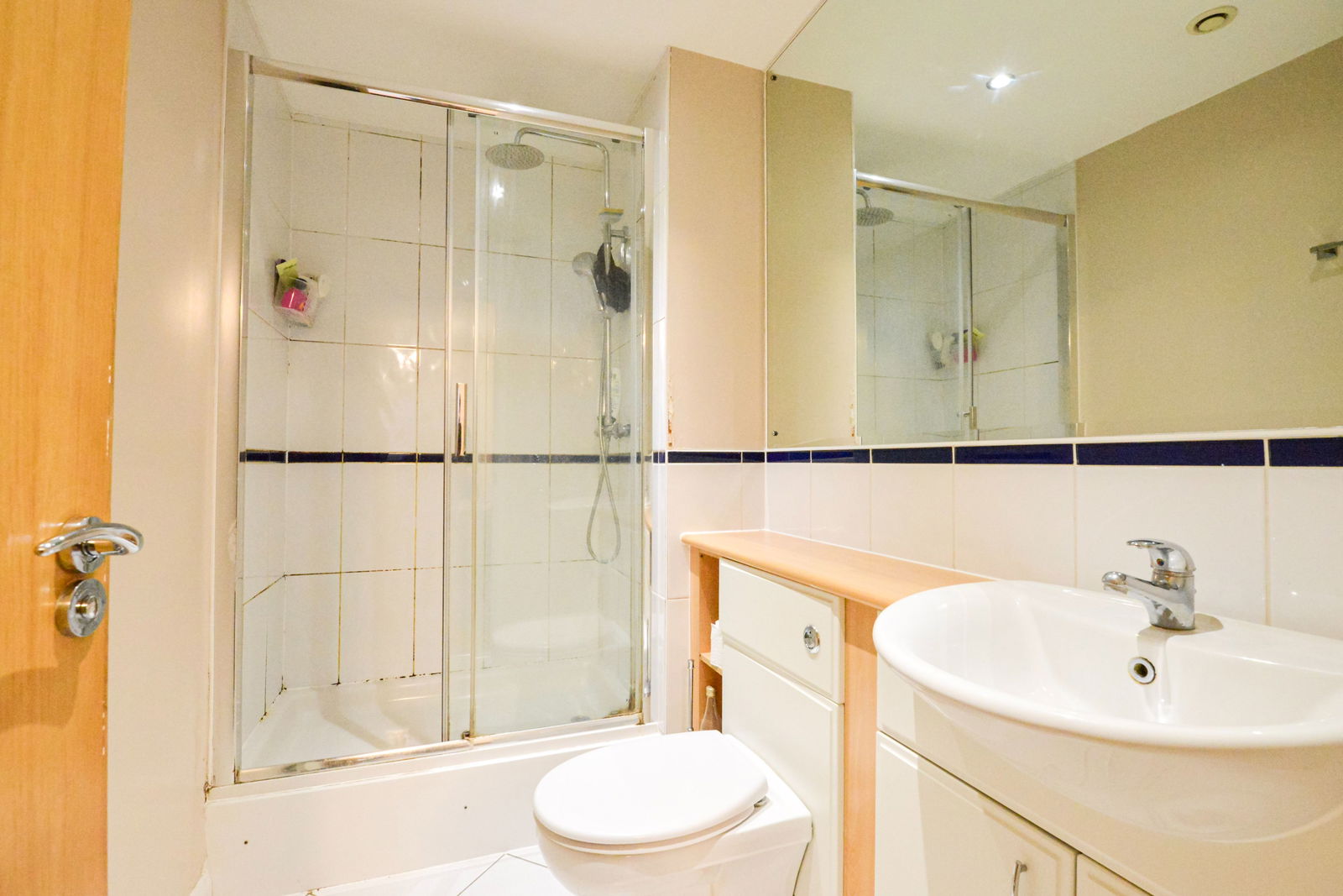 2 bed flat for sale in Buffers Lane, Leatherhead  - Property Image 7