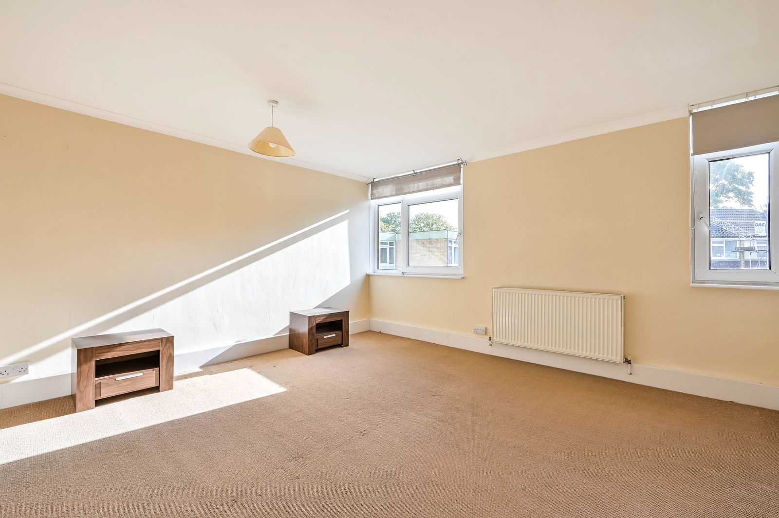 2 bed flat to rent in Chobham Road, Woking 10