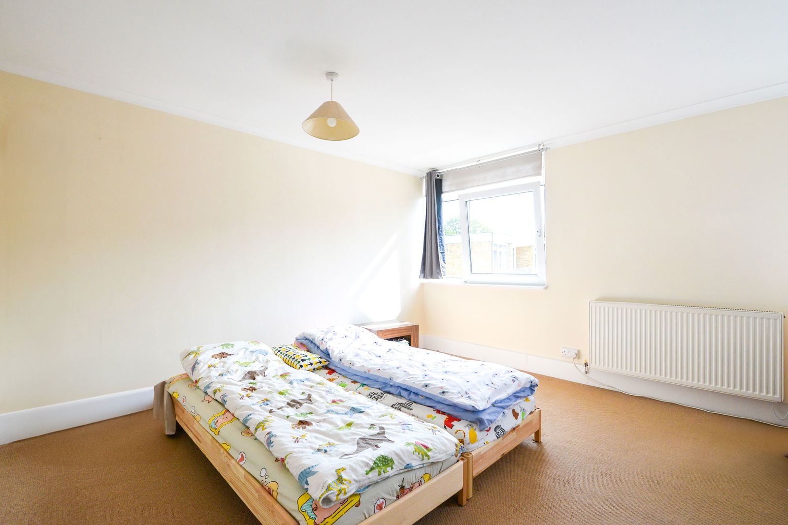 2 bed flat to rent in Chobham Road, Woking  - Property Image 3