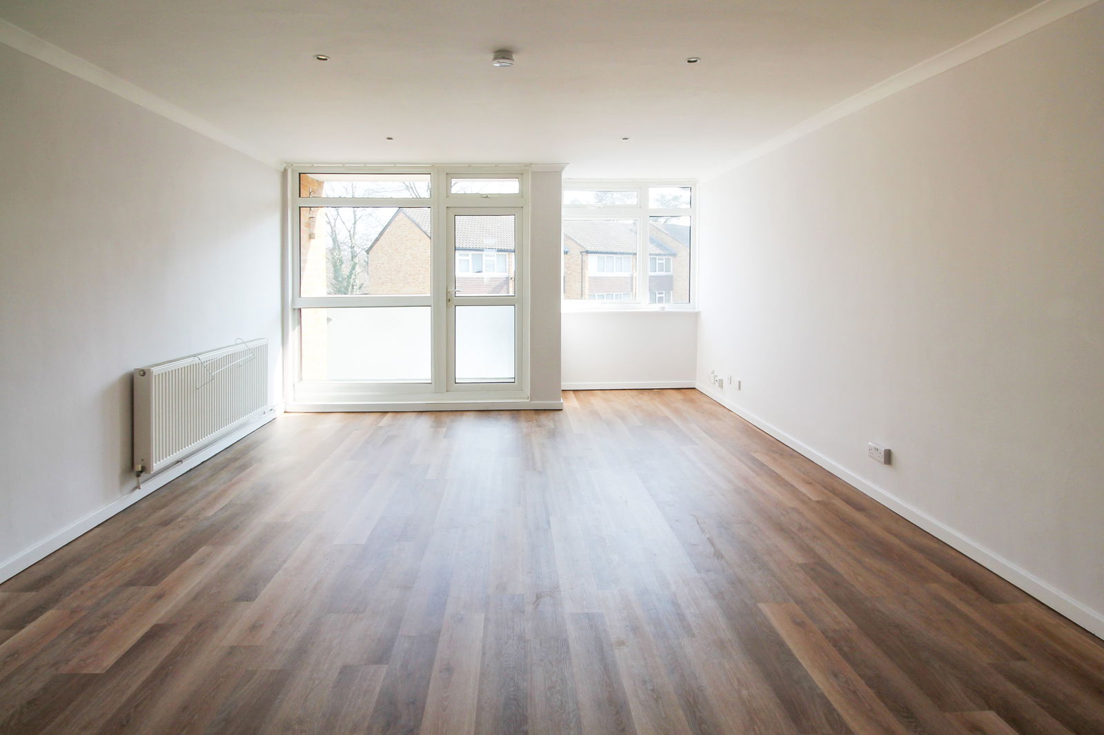 2 bed flat to rent in Chobham Road, Woking  - Property Image 3
