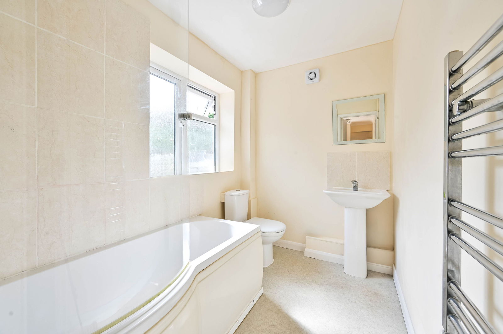 4 bed detached house to rent in Pound Lane, Guildford 9