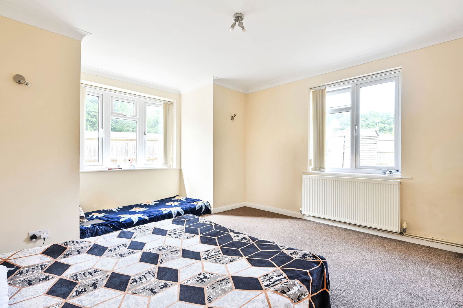 4 bed detached house to rent in Pound Lane, Guildford 10